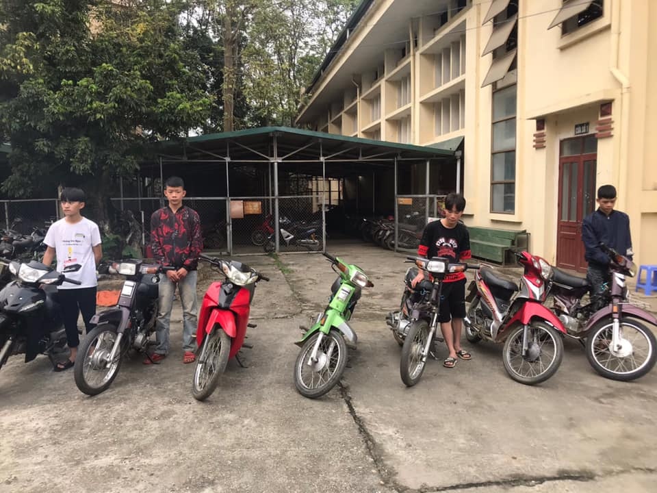 Nhom thieu nien boc dau bi phat 23, 5 trieu anh 1