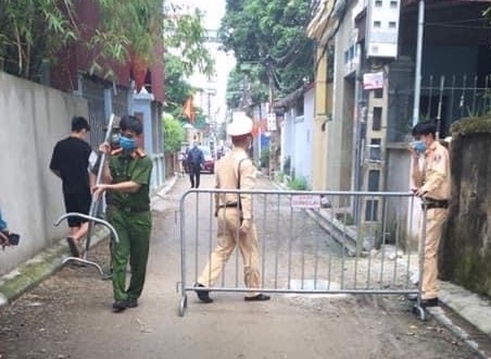 Mot truong hop sot, gan 600 nguoi phai cach ly hinh anh