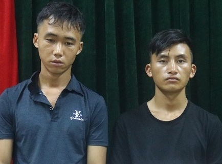 2 thanh nien van chuyen gan 5 kg ma tuy bang xe khach hinh anh