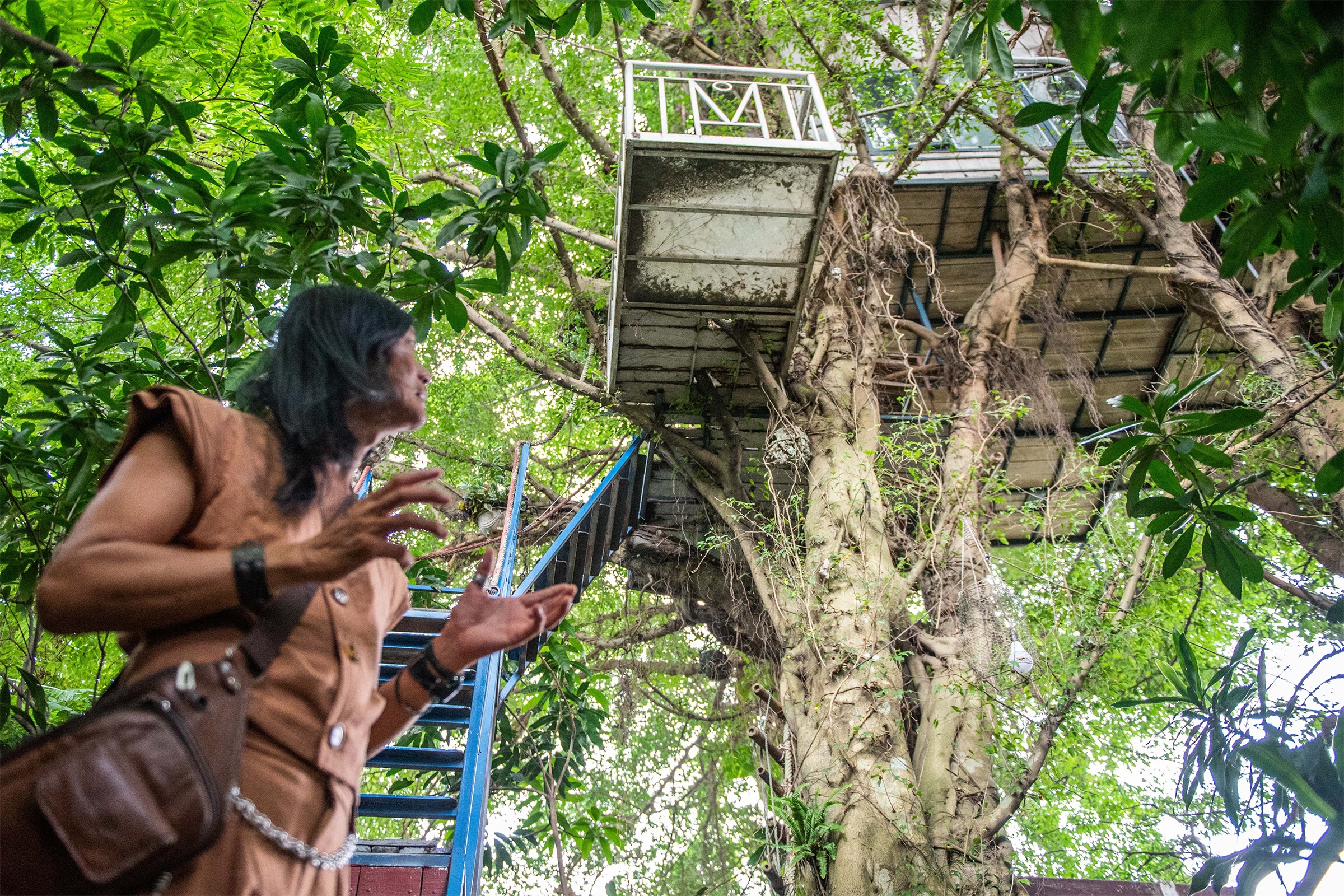 'Nha cay' doc dao giua long Ha Noi hinh anh