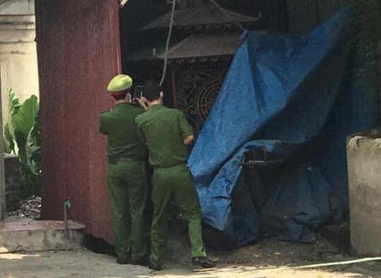 Thi the da phan huy trong nha de xe tang hinh anh