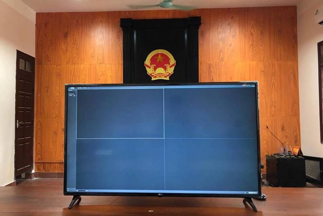 Xet xu vu xe container tong Innova anh 2