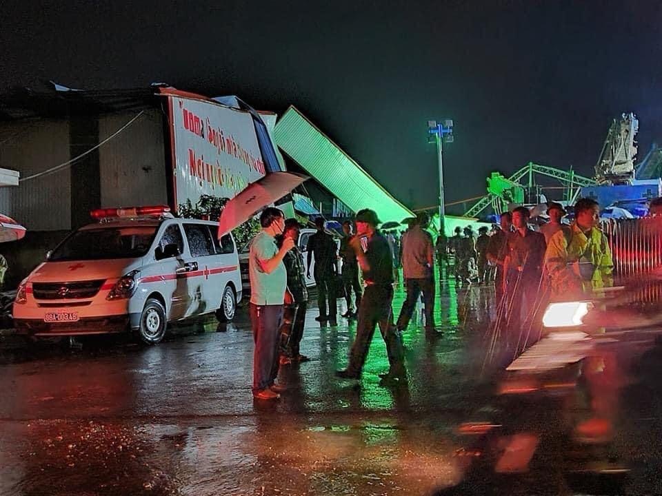 Xuong go sap khien 3 nguoi chet. anh 1