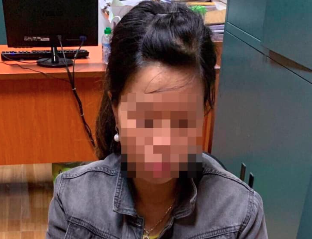 Be trai so sinh bi bo o ho ga anh 1