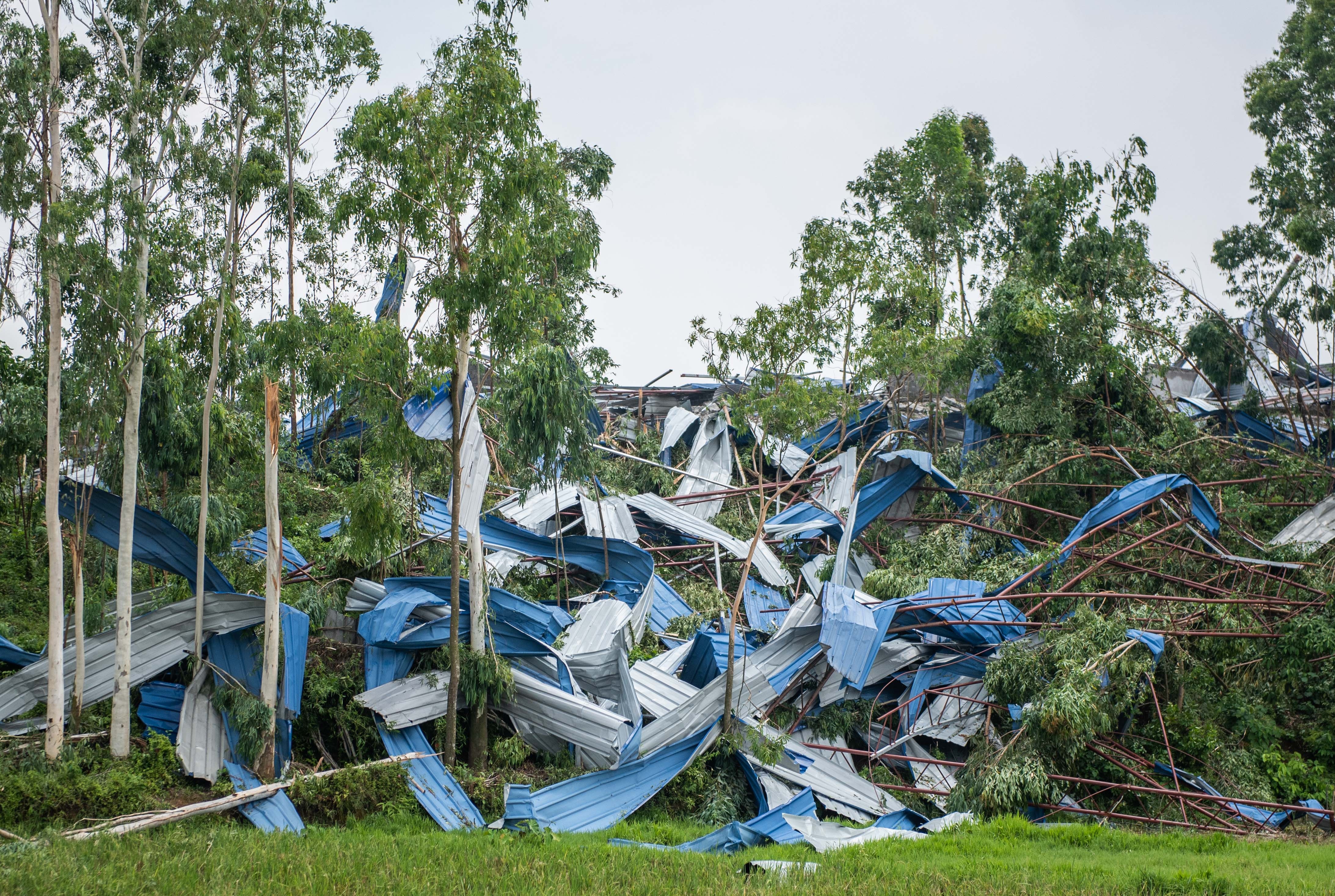 Xuong go sap khien 3 nguoi chet anh 12