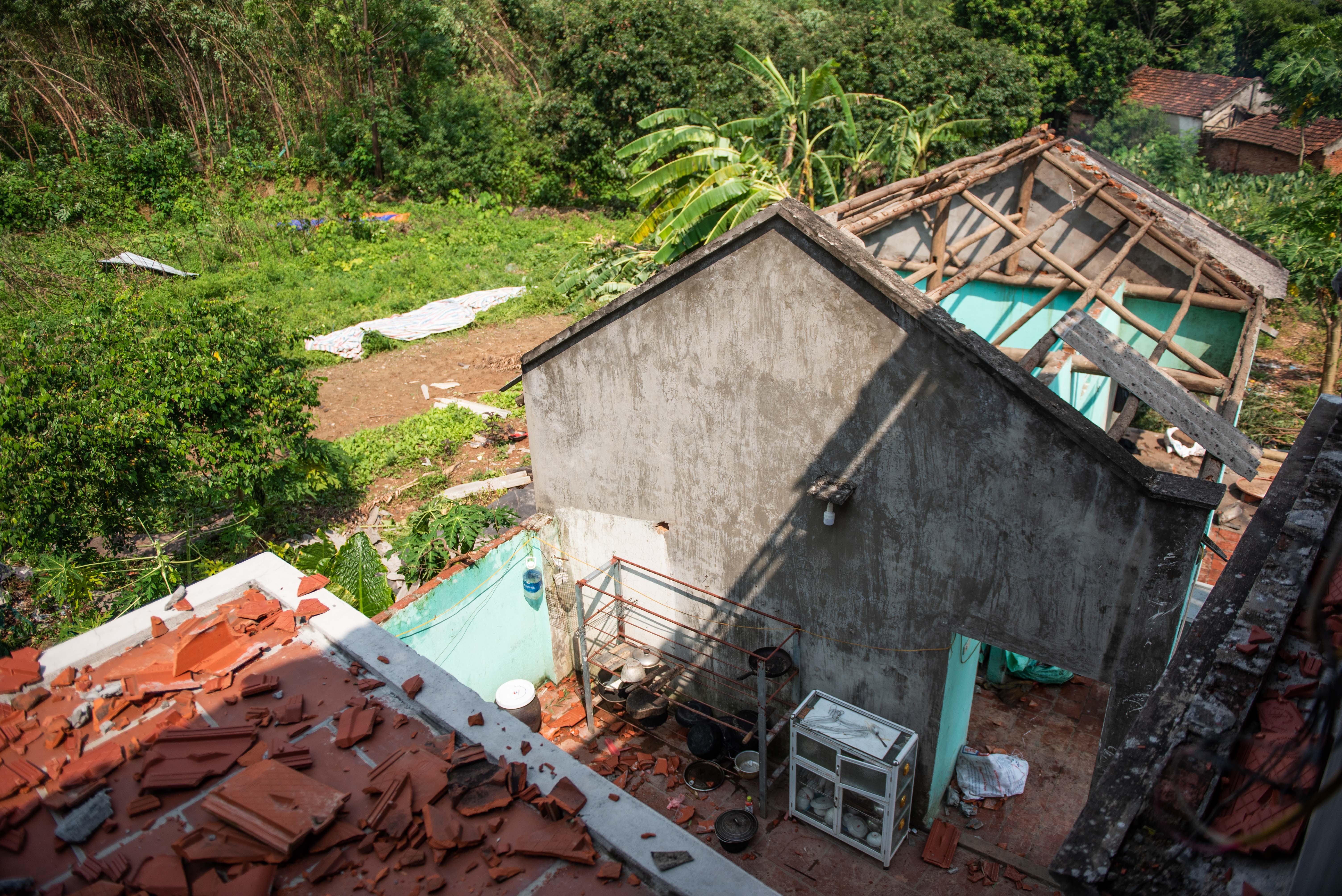 Xuong go sap khien 3 nguoi chet anh 8