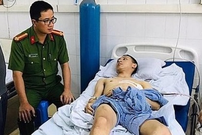 Bo Cong an tuyen duong chang trai duoi bat cuop hinh anh
