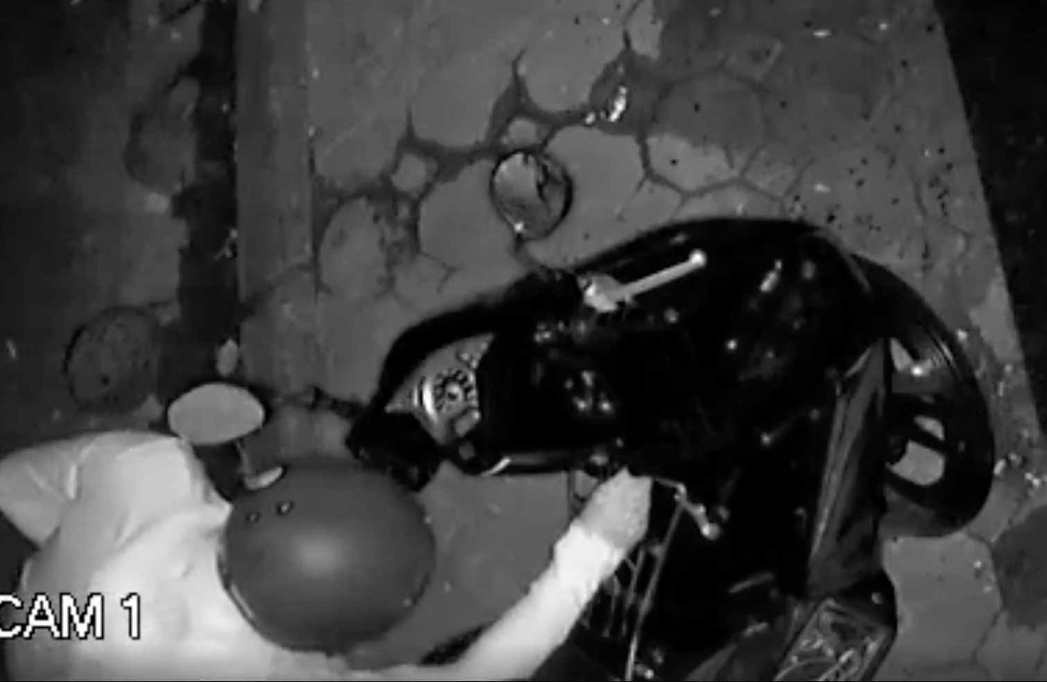 Trom pha khoa xe may anh 1