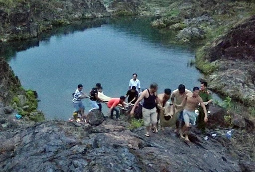 3 thieu nu chet duoi sau mot ngay mat tich hinh anh