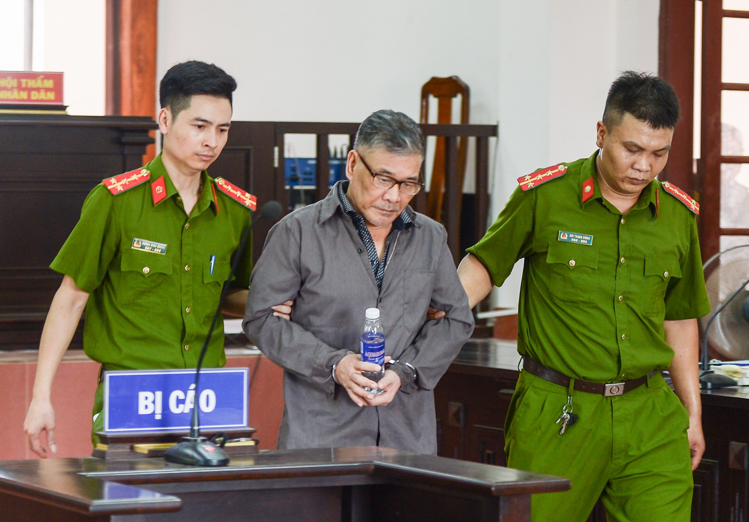 Xet xu anh trai tham sat gia dinh em gai anh 1