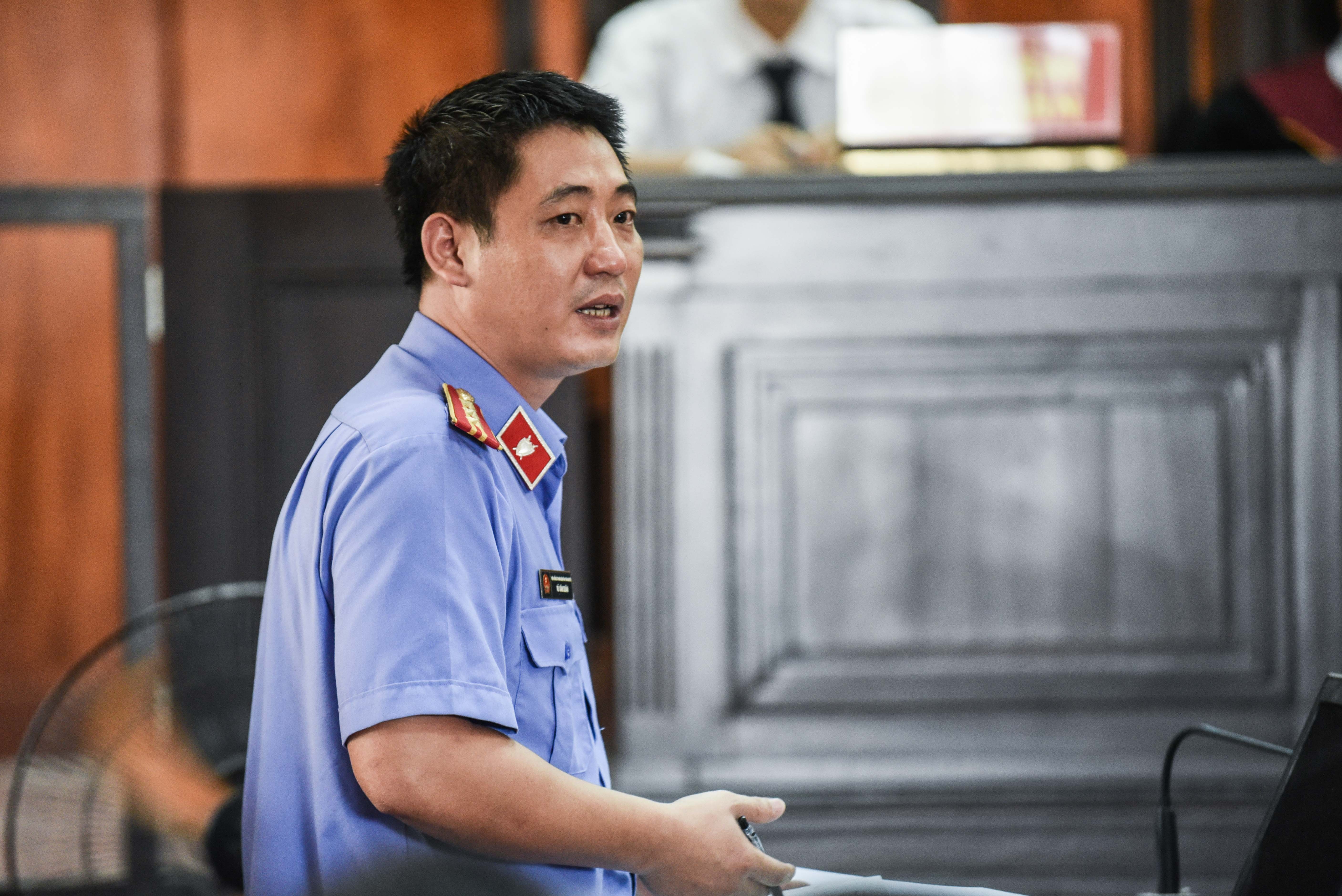 Xet xu anh trai tham sat gia dinh em gai anh 2