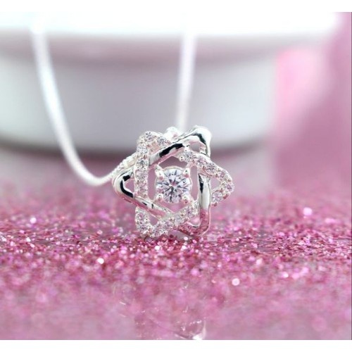 Vo mua mat day chuyen de thuc hien vu cuop hinh anh