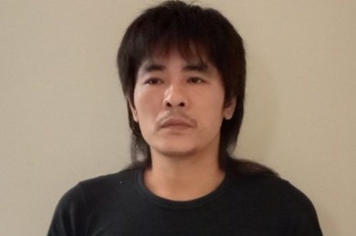 Bat ke tran lot tien o cho hoa hinh anh