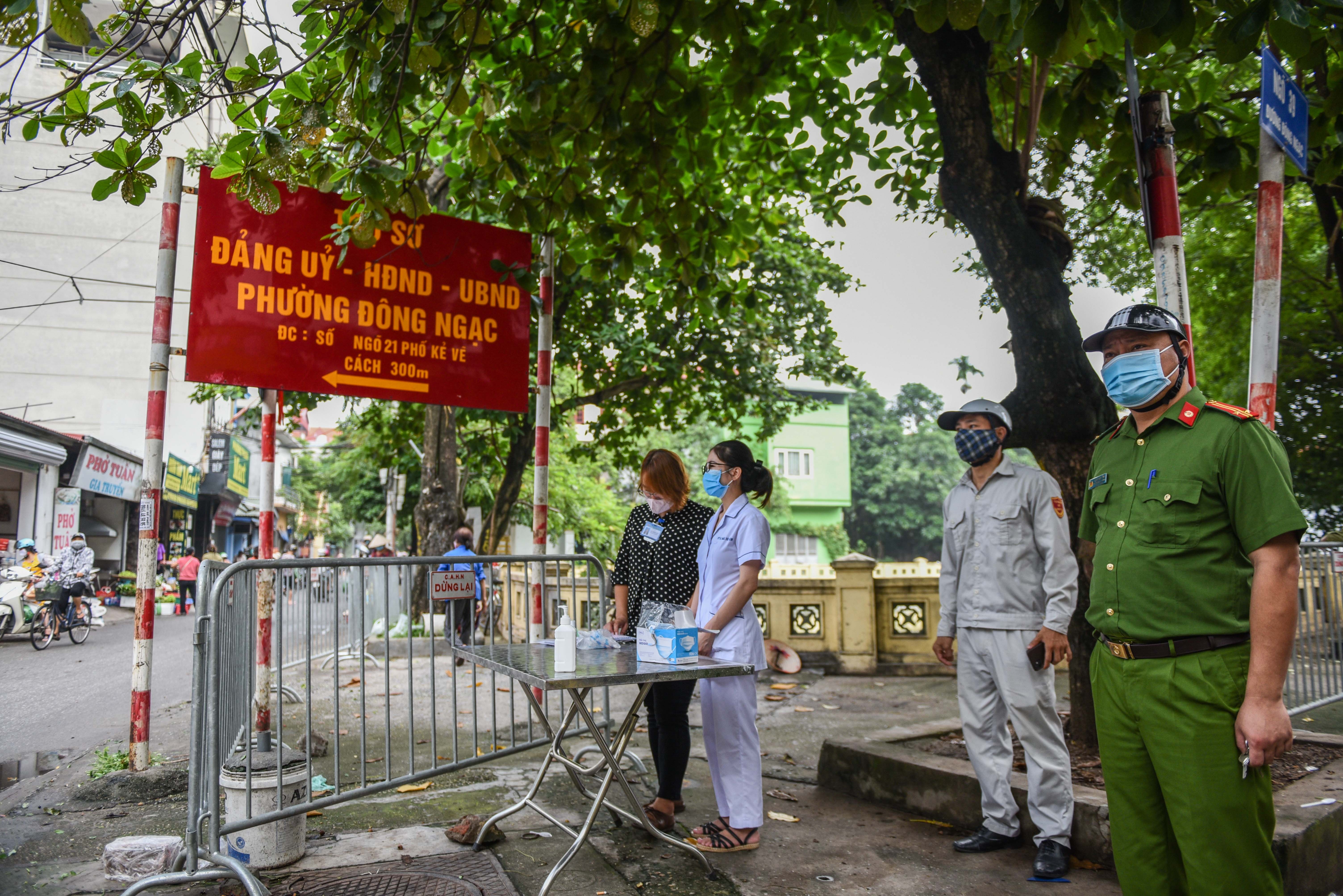 Kiem soat nguoi khong deo khau trang anh 1