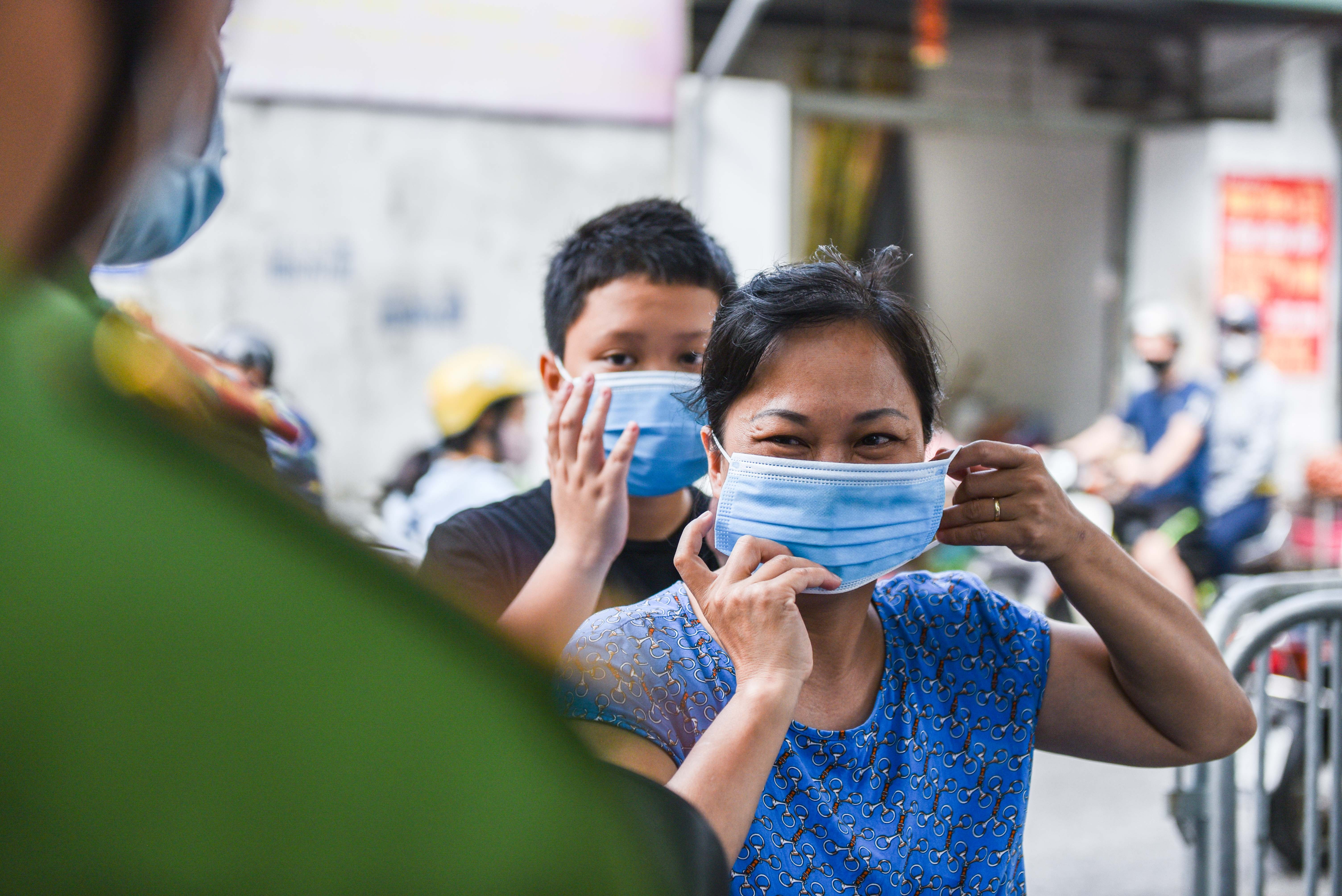 Kiem soat nguoi khong deo khau trang anh 3