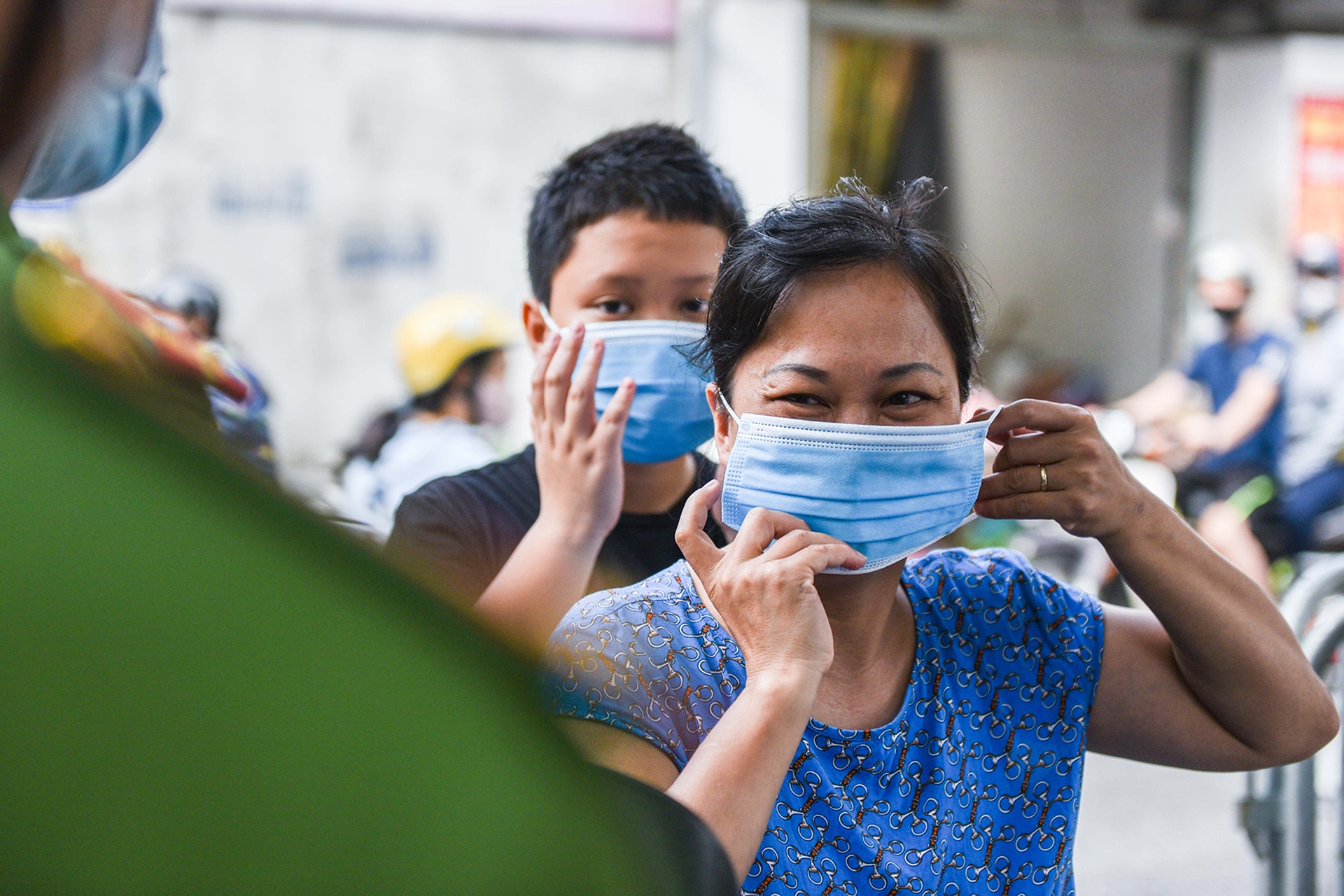 Ha Noi tai trien khai chot kiem soat dich Covid-19 hinh anh