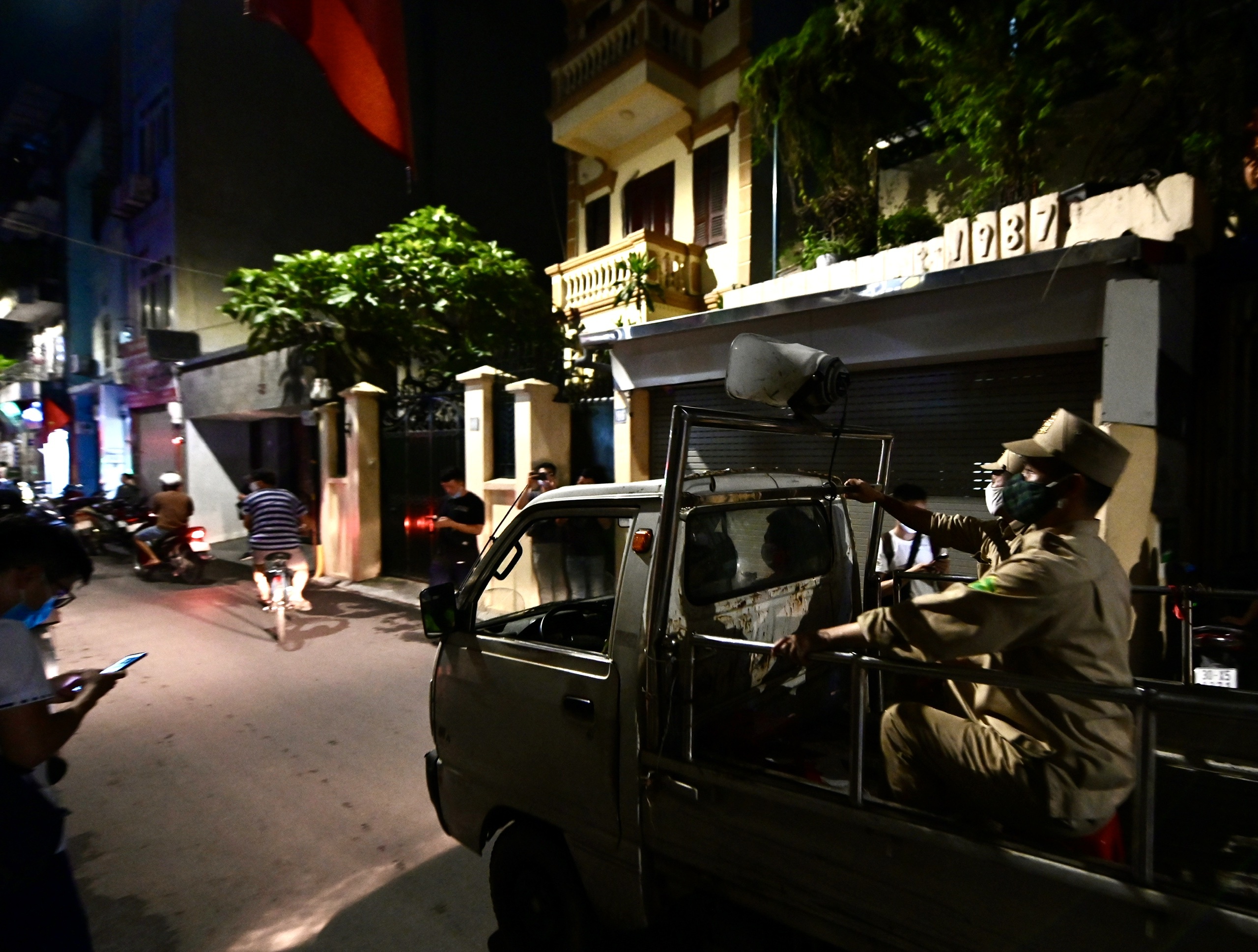 Khoi to ong Nguyen Duc Chung anh 7