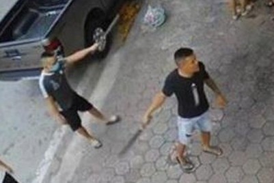 Truy xet 3 nguoi cam ma tau giai quyet mau thuan hinh anh