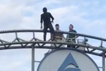 Phe ma tuy, thanh nien treo len cong chao hinh anh