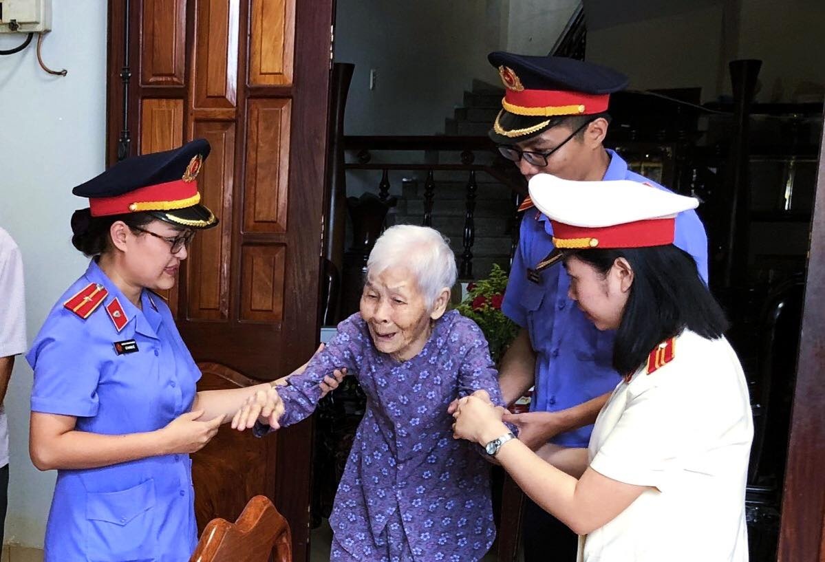 Cuoc thi anh cua VKSND toi cao anh 1