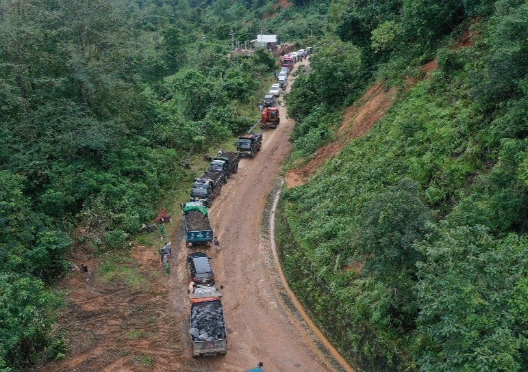 Sat lo nui o quang tri anh 4