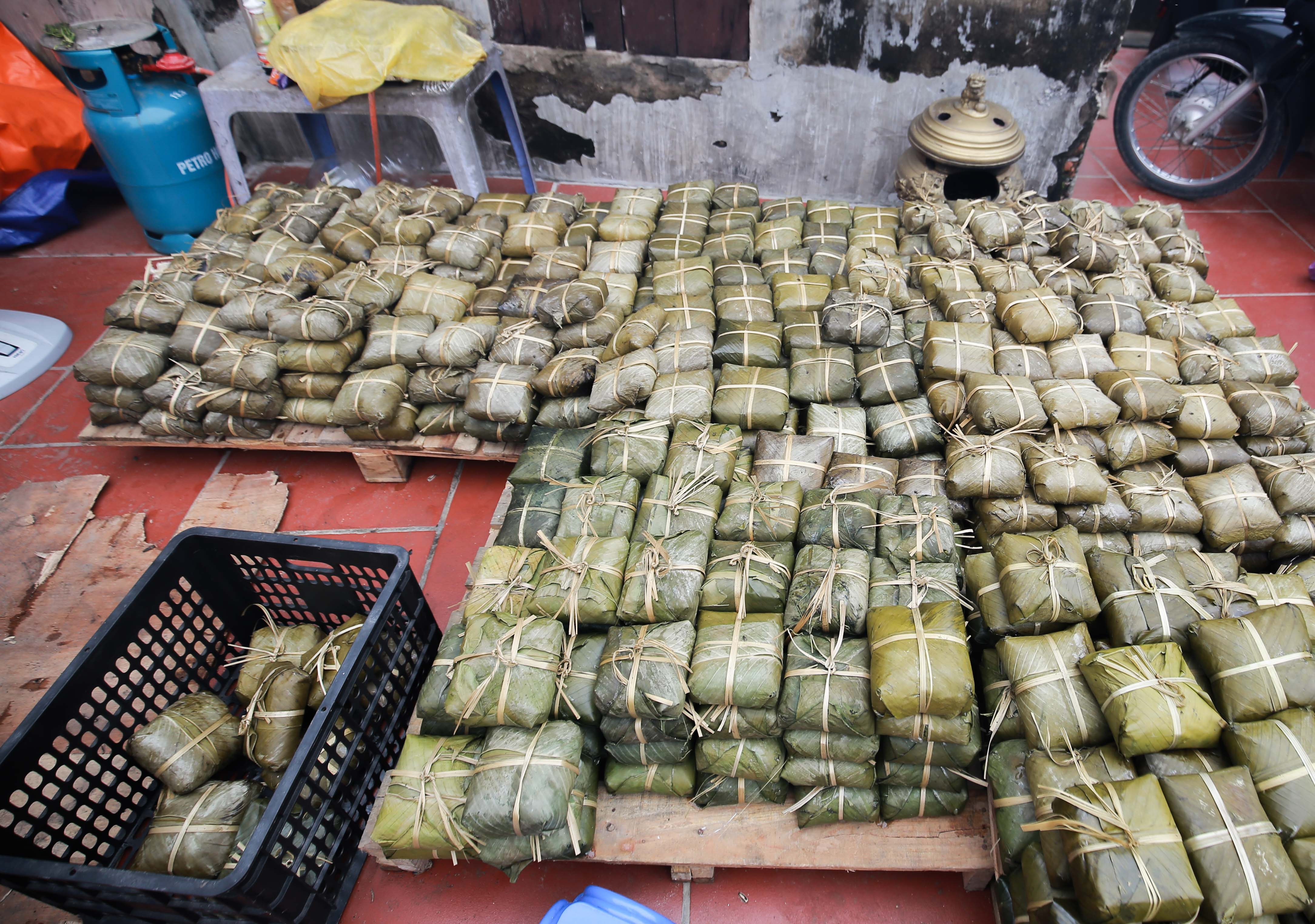 Luoc banh chung ung ho dong bao mien Trung anh 10