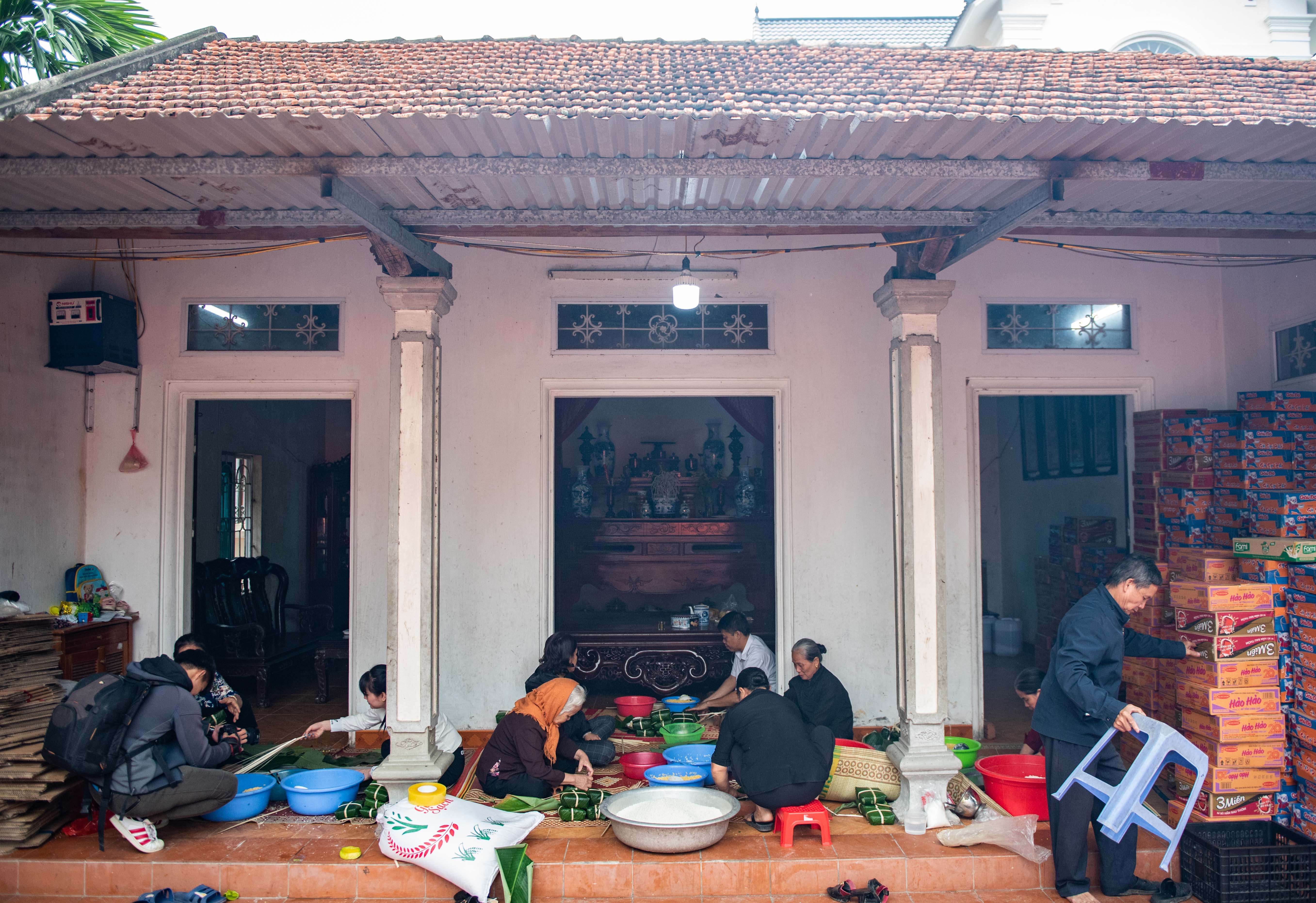 Luoc banh chung ung ho dong bao mien Trung anh 11