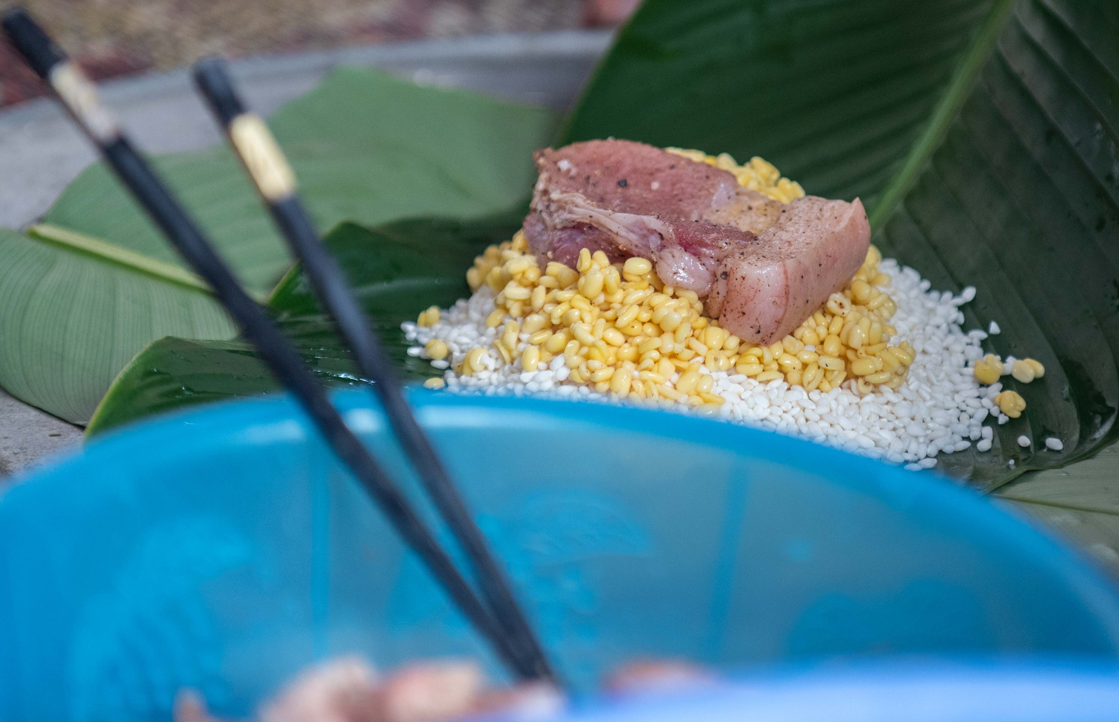 Luoc banh chung ung ho dong bao mien Trung anh 4