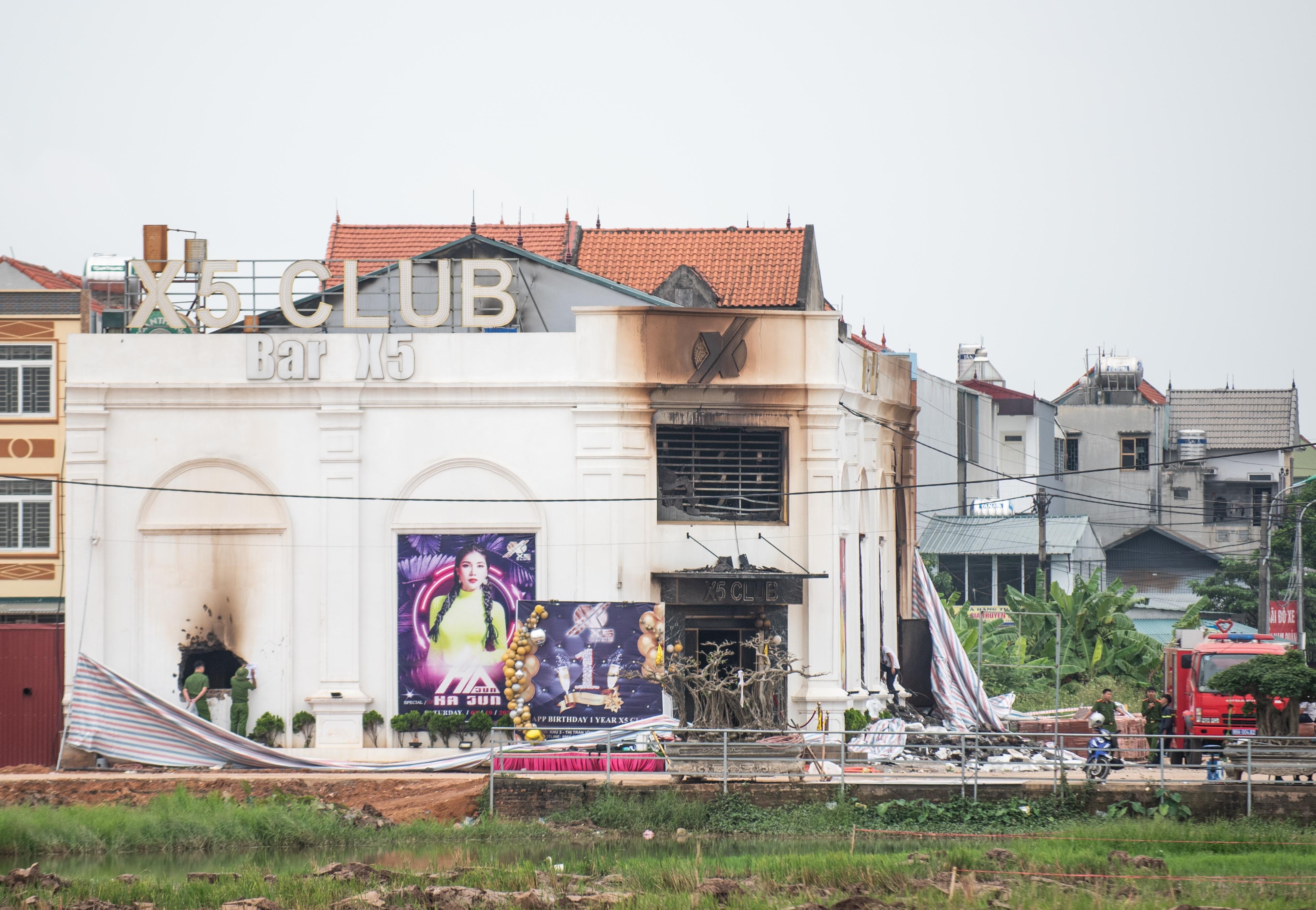 quan bar X5 boc chay anh 2