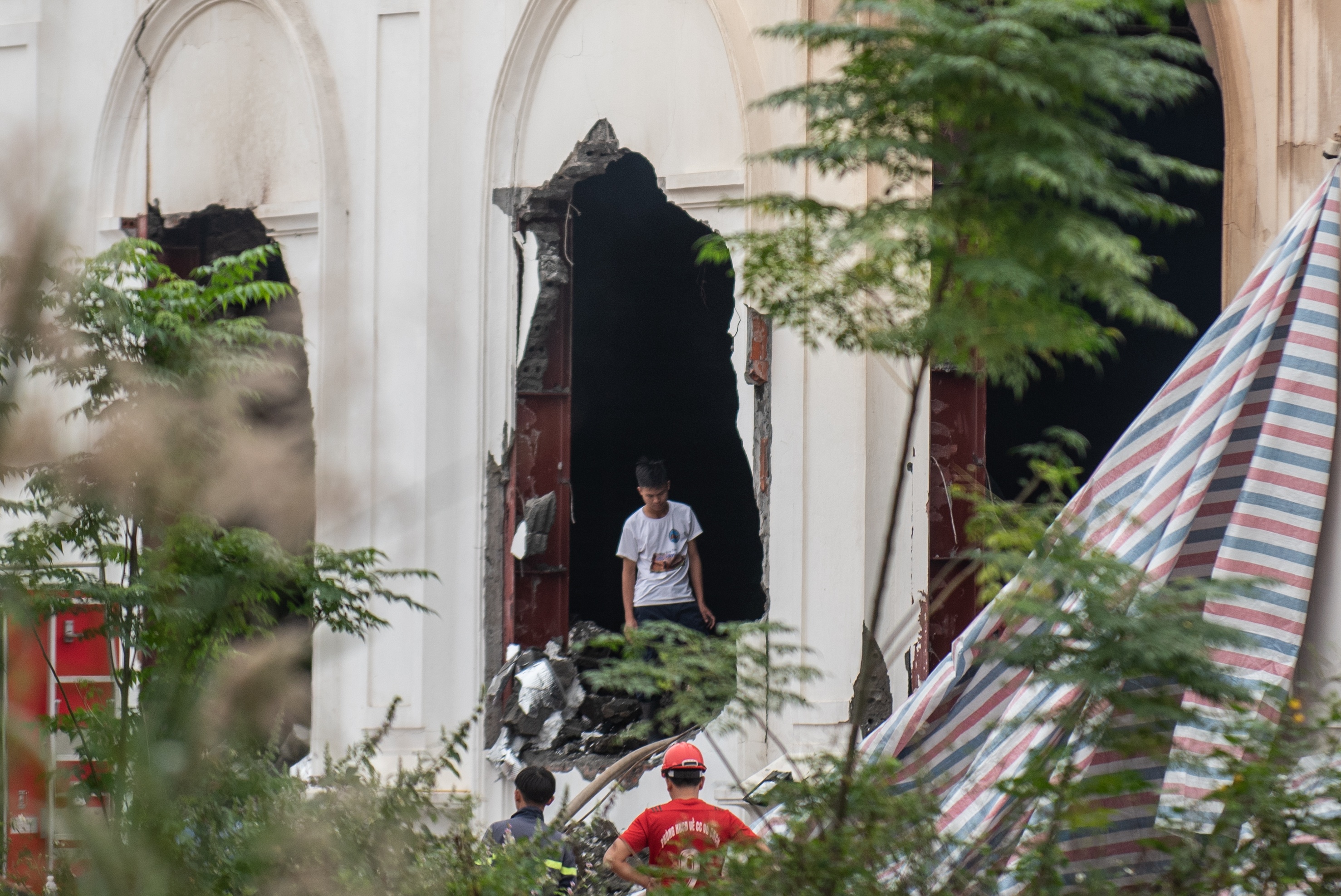 quan bar X5 boc chay anh 5