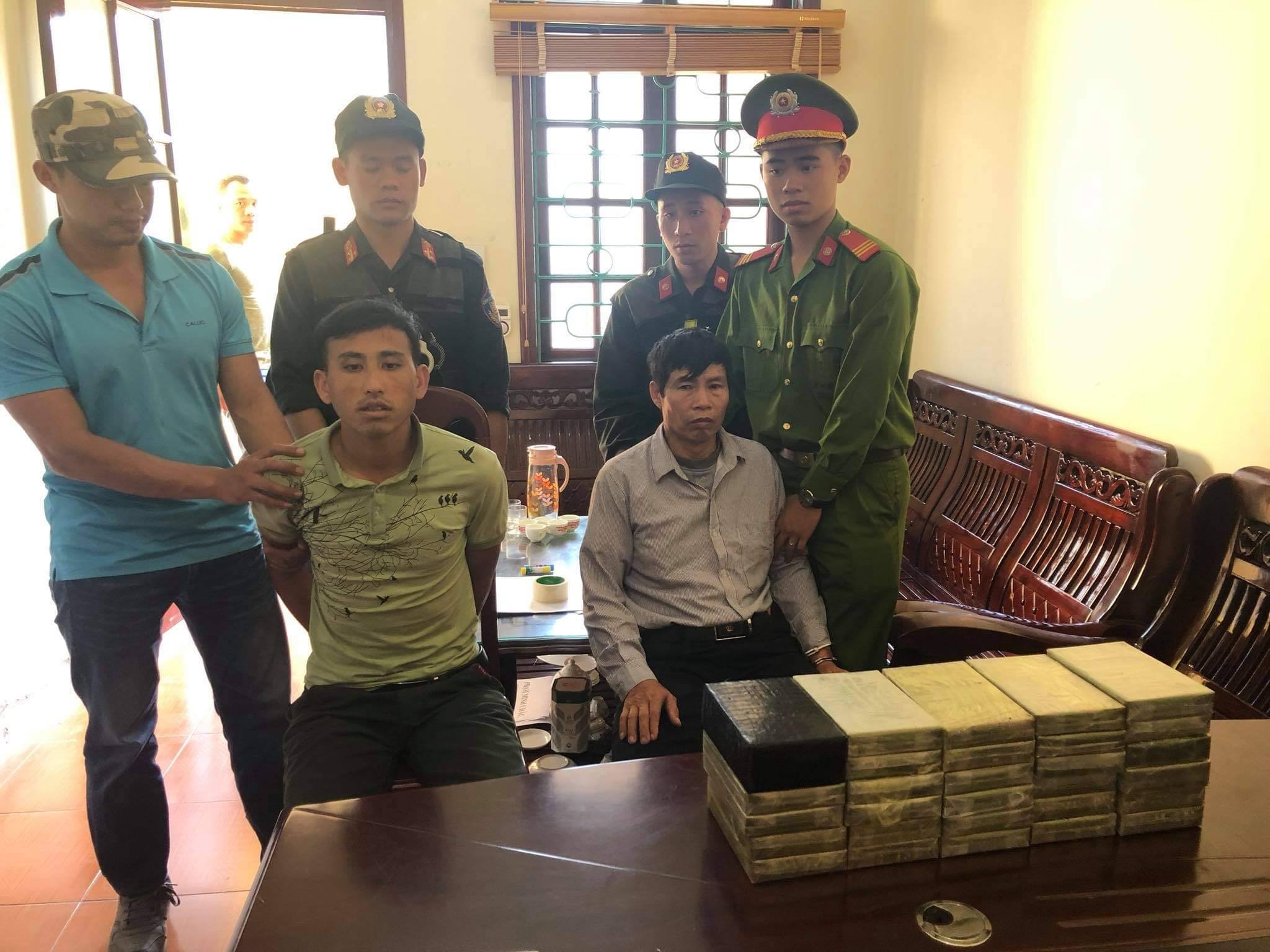 Vận chuyển 30 bánh heroin ảnh 1 Van chuyen 30 banh heroin anh 1