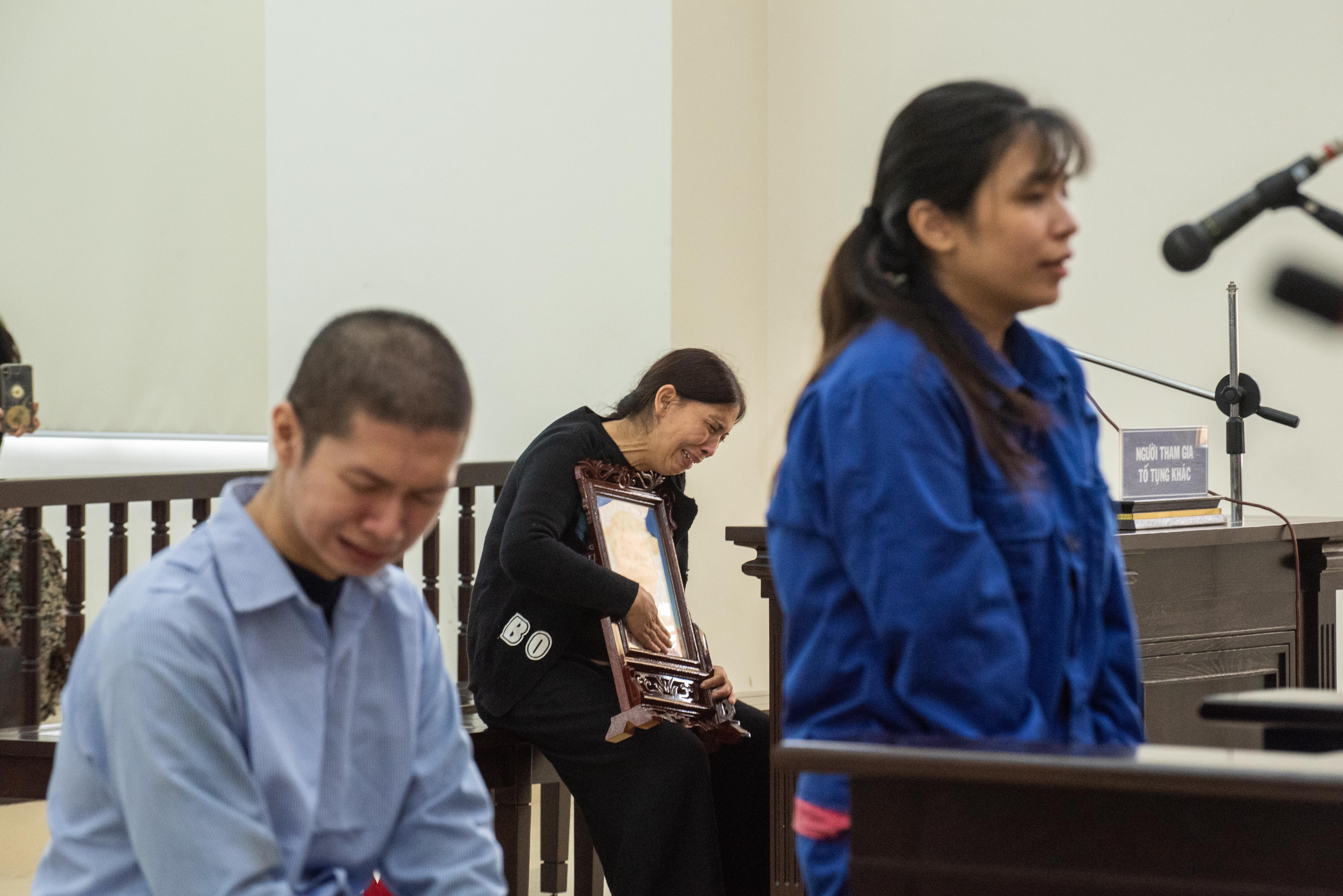 Cha duong va me lam chet con gai anh 1