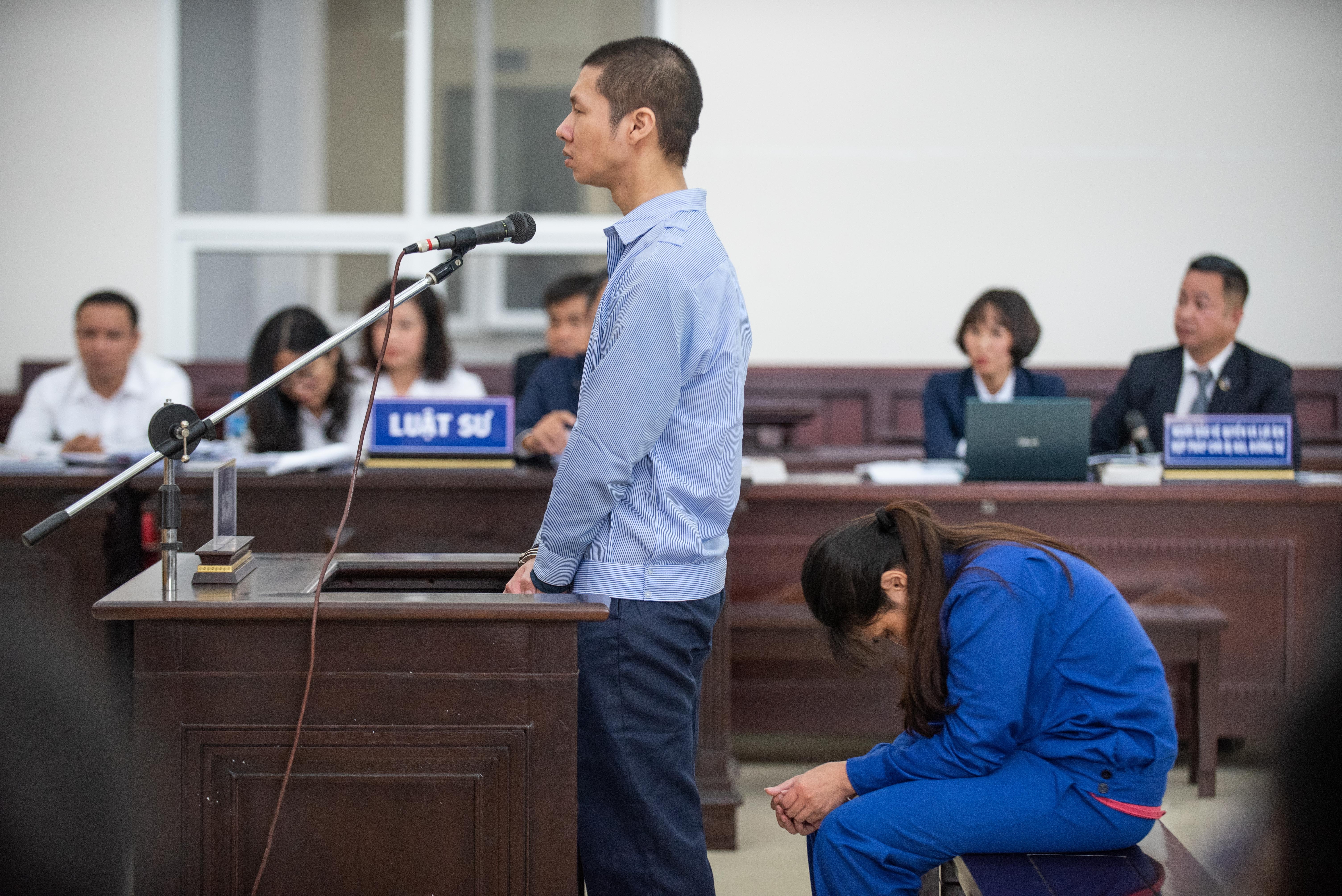 Bao hanh con gai o Ha Noi anh 4