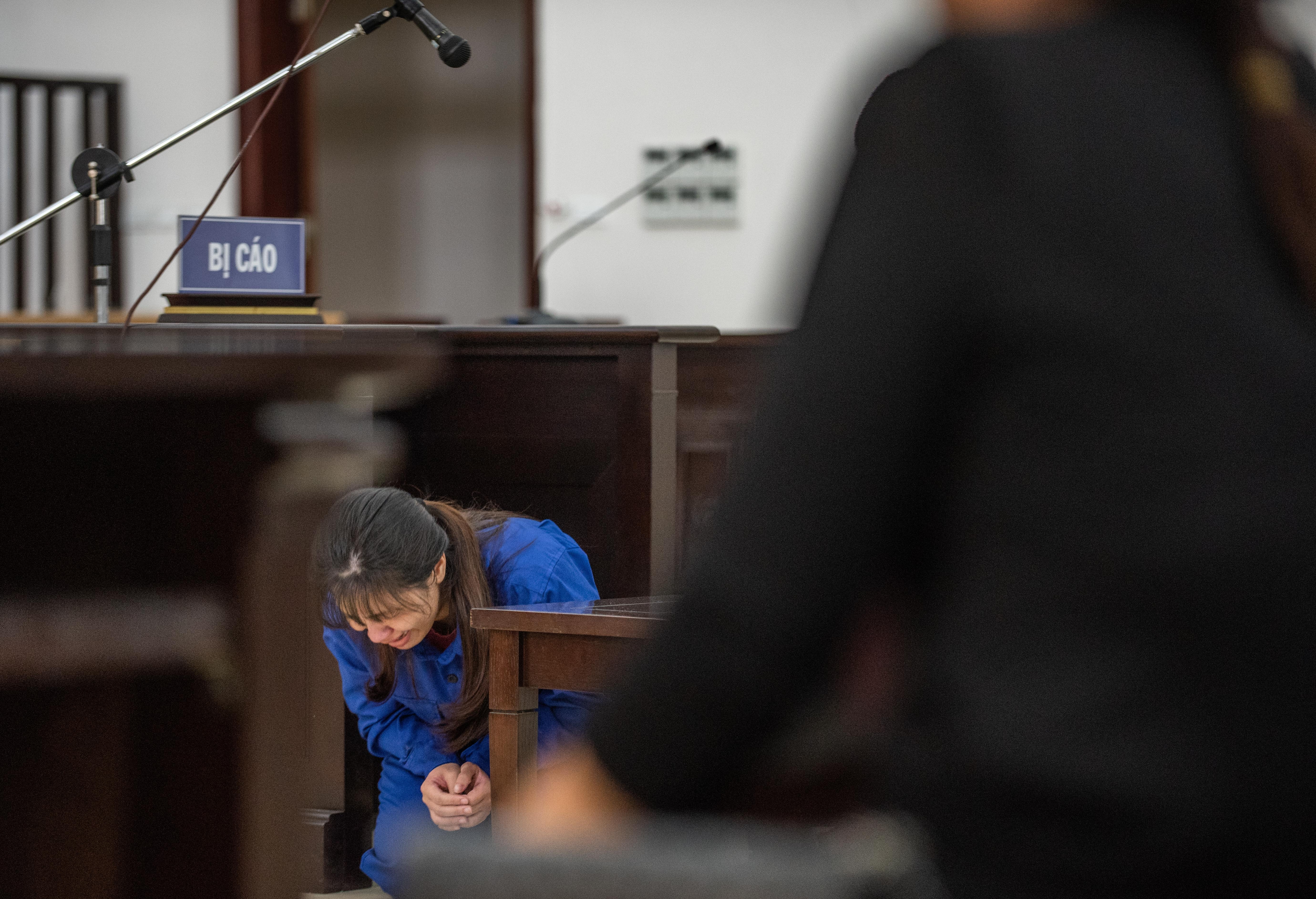 Bao hanh con gai o Ha Noi anh 2