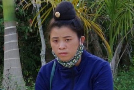 Nguoi phu nu giau 6 kg ma tuy trong bao gao hinh anh