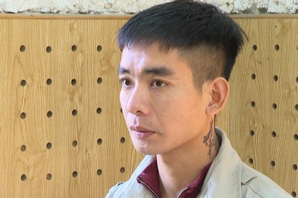 Ban ban gai cho ke buon nguoi hinh anh