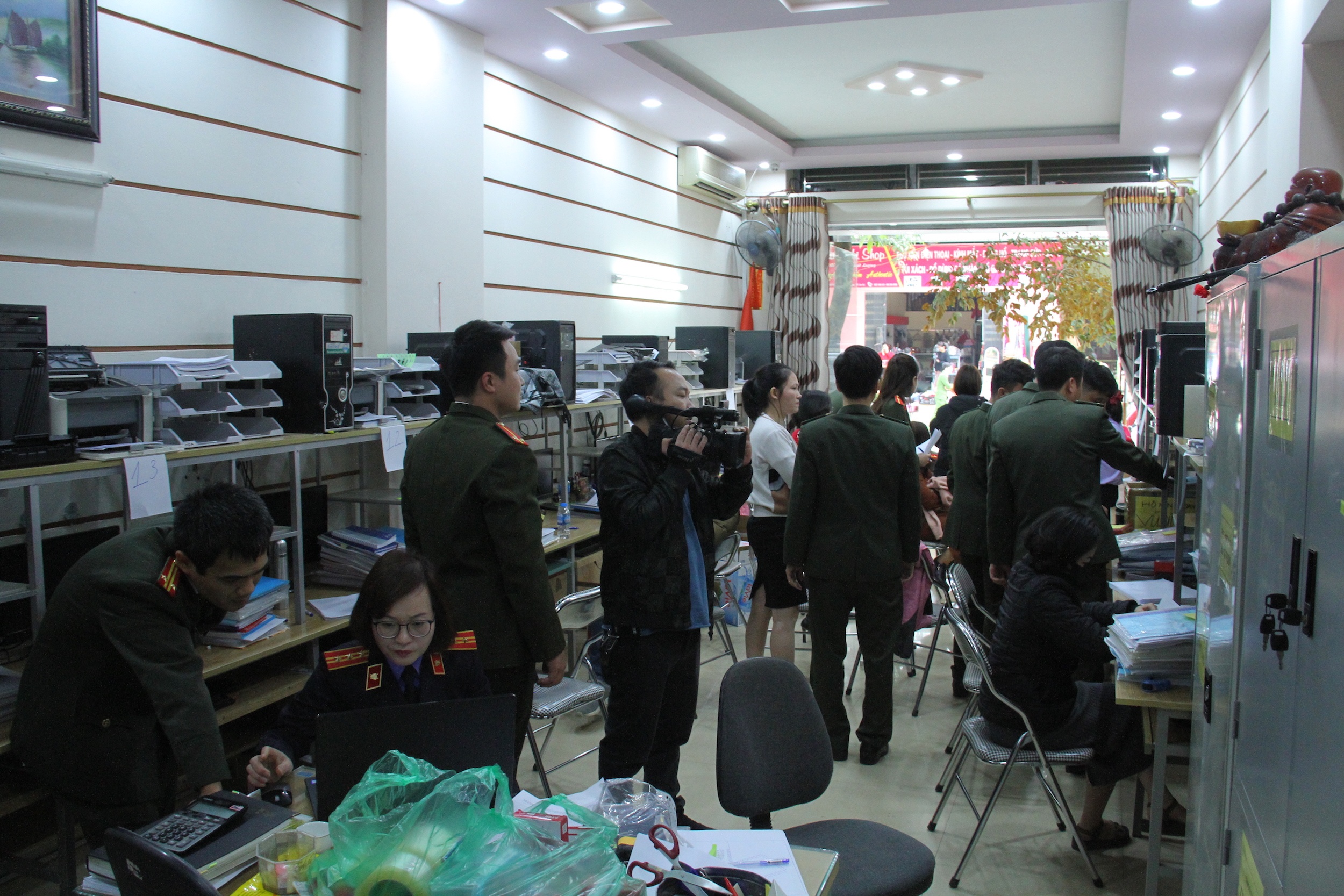 Mua ban hoa don GTGT hon 1.000 ty dong anh 2