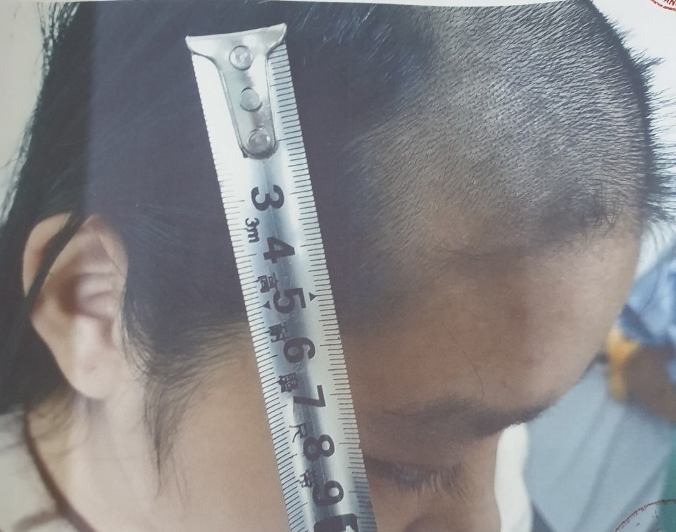 Bat ke danh dap con gai anh 2