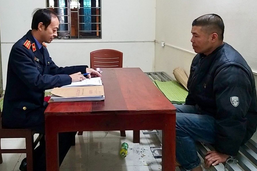 Bat ke danh dap con gai anh 1