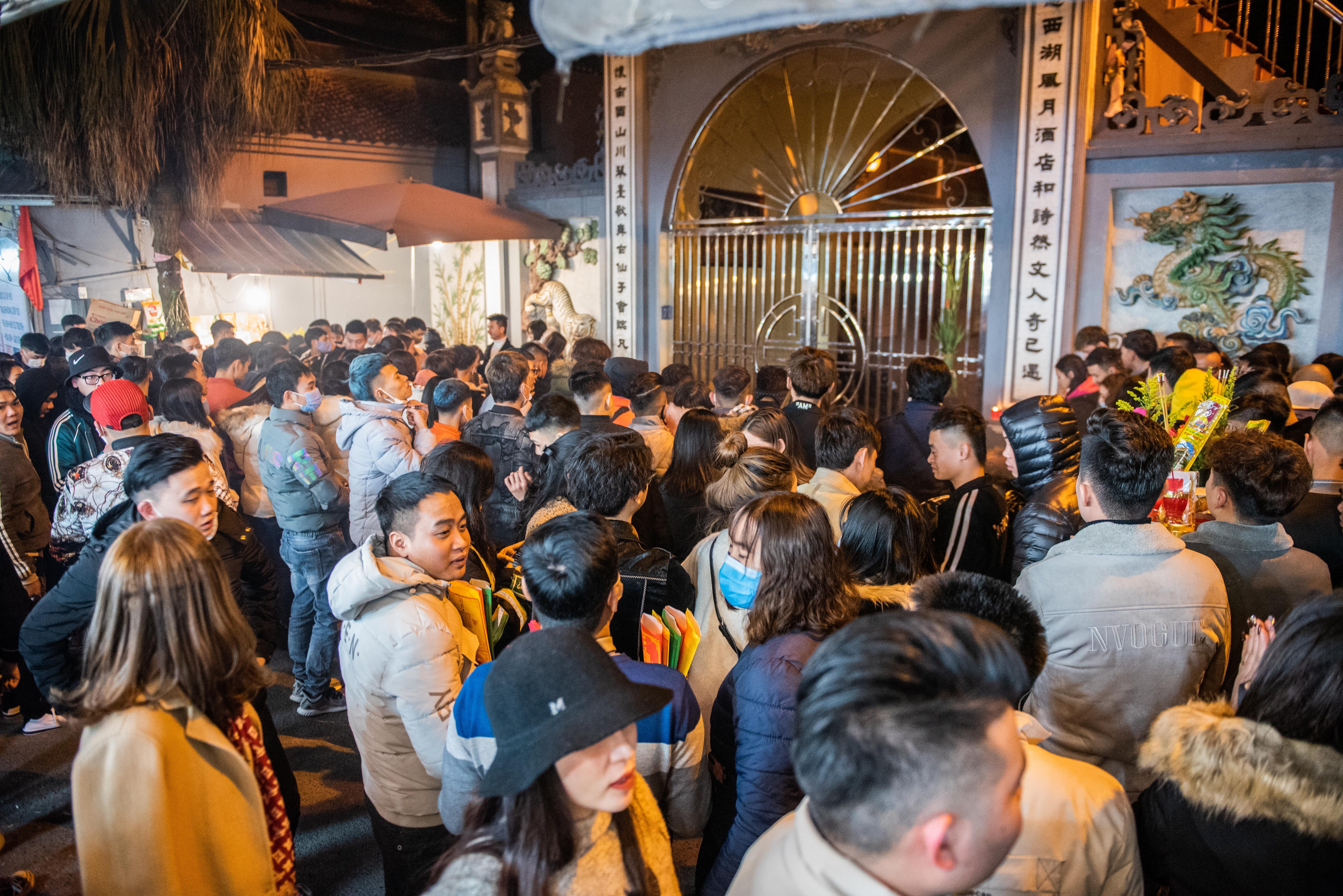 di phu tay ho mung 1 thang chap anh 1