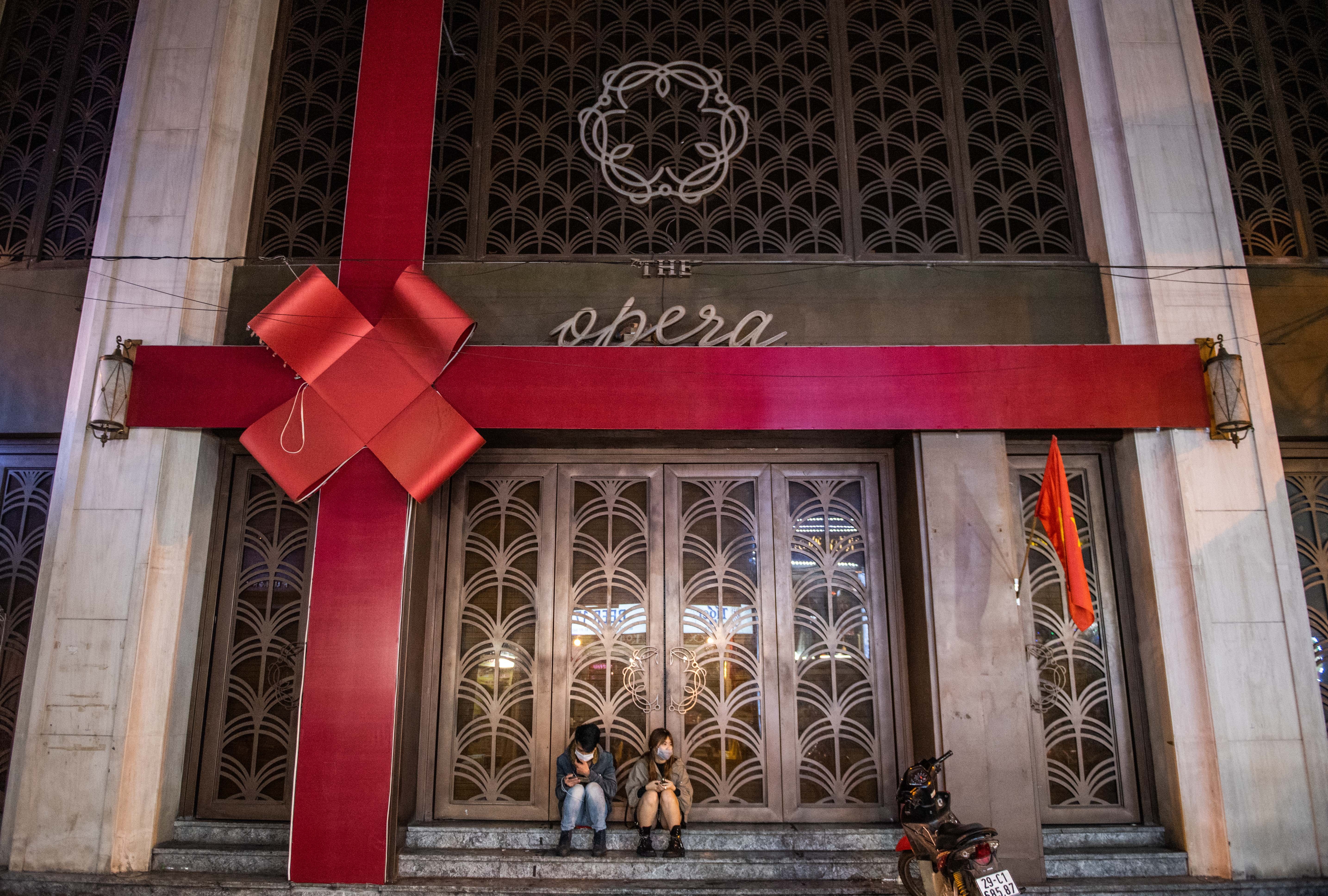 khac o at roi quan bar anh 1