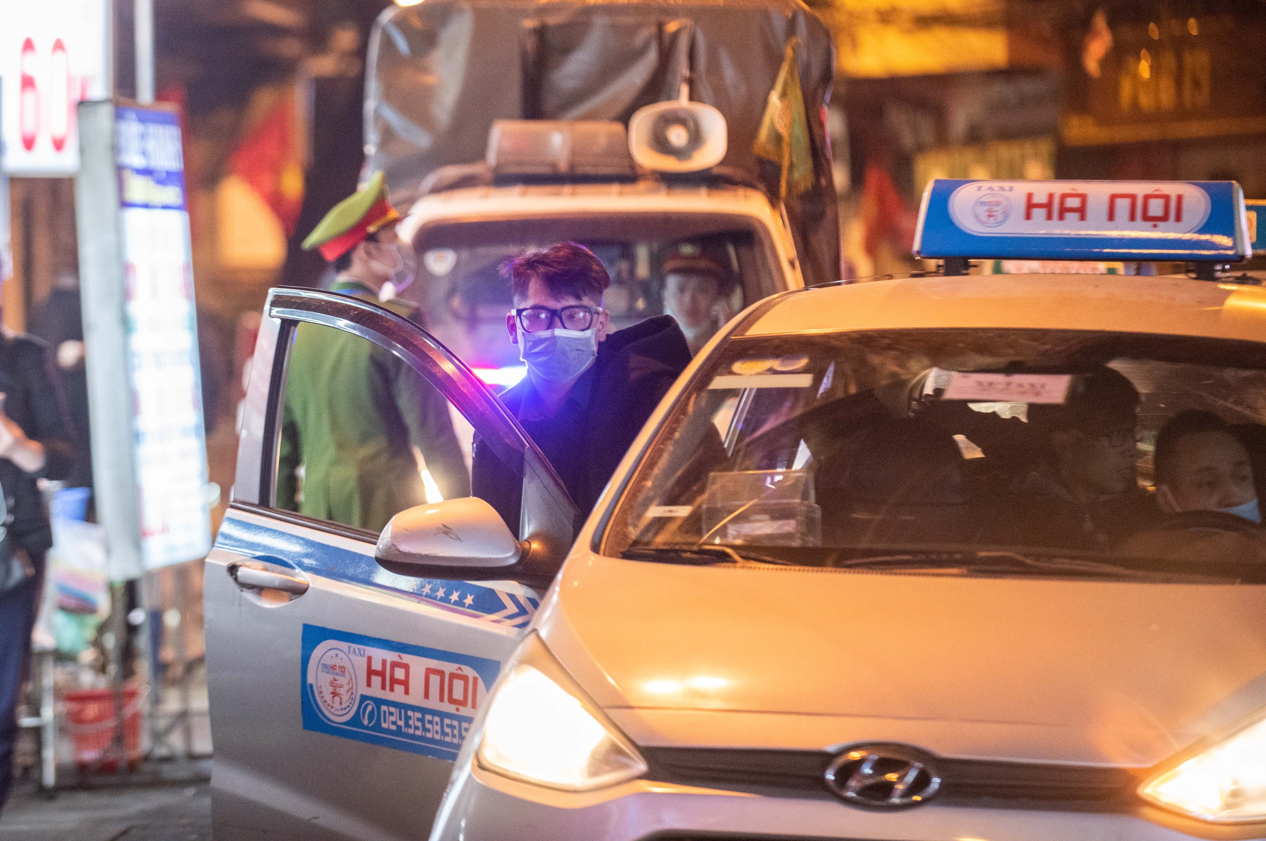 khac o at roi quan bar anh 9