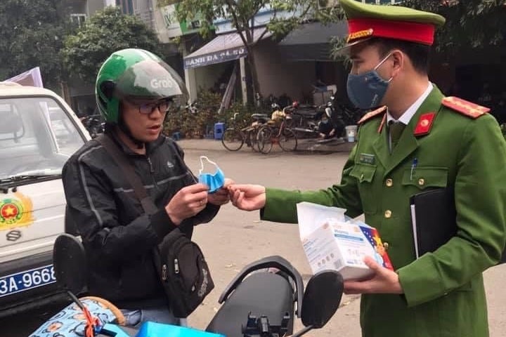 Phat 29 nguoi khong deo khau trang 47 trieu dong hinh anh