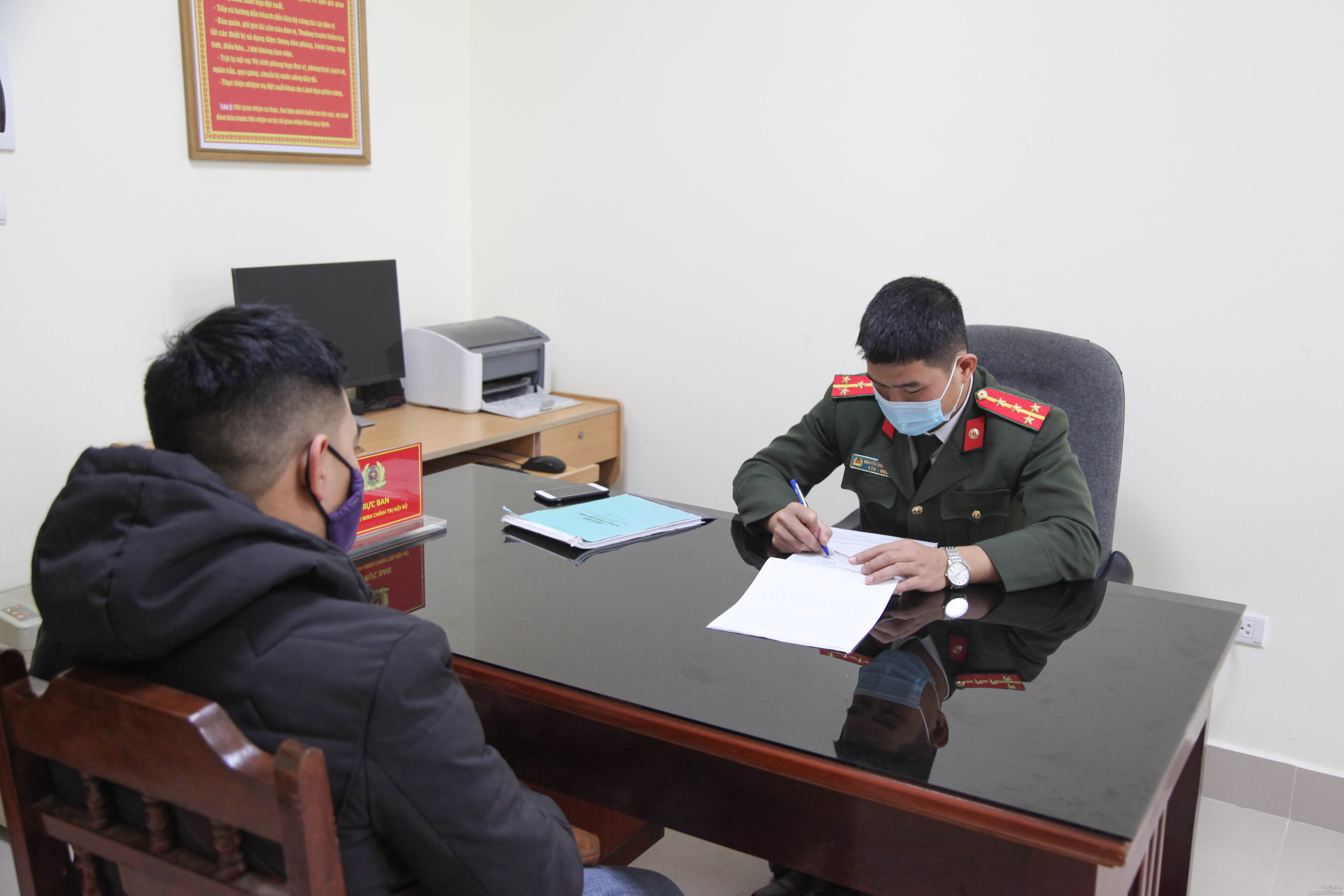 Xử phạt người đăng tin giả về Covid-19 ảnh 1 Xu phat nguoi dang tin gia ve Covid-19 anh 1