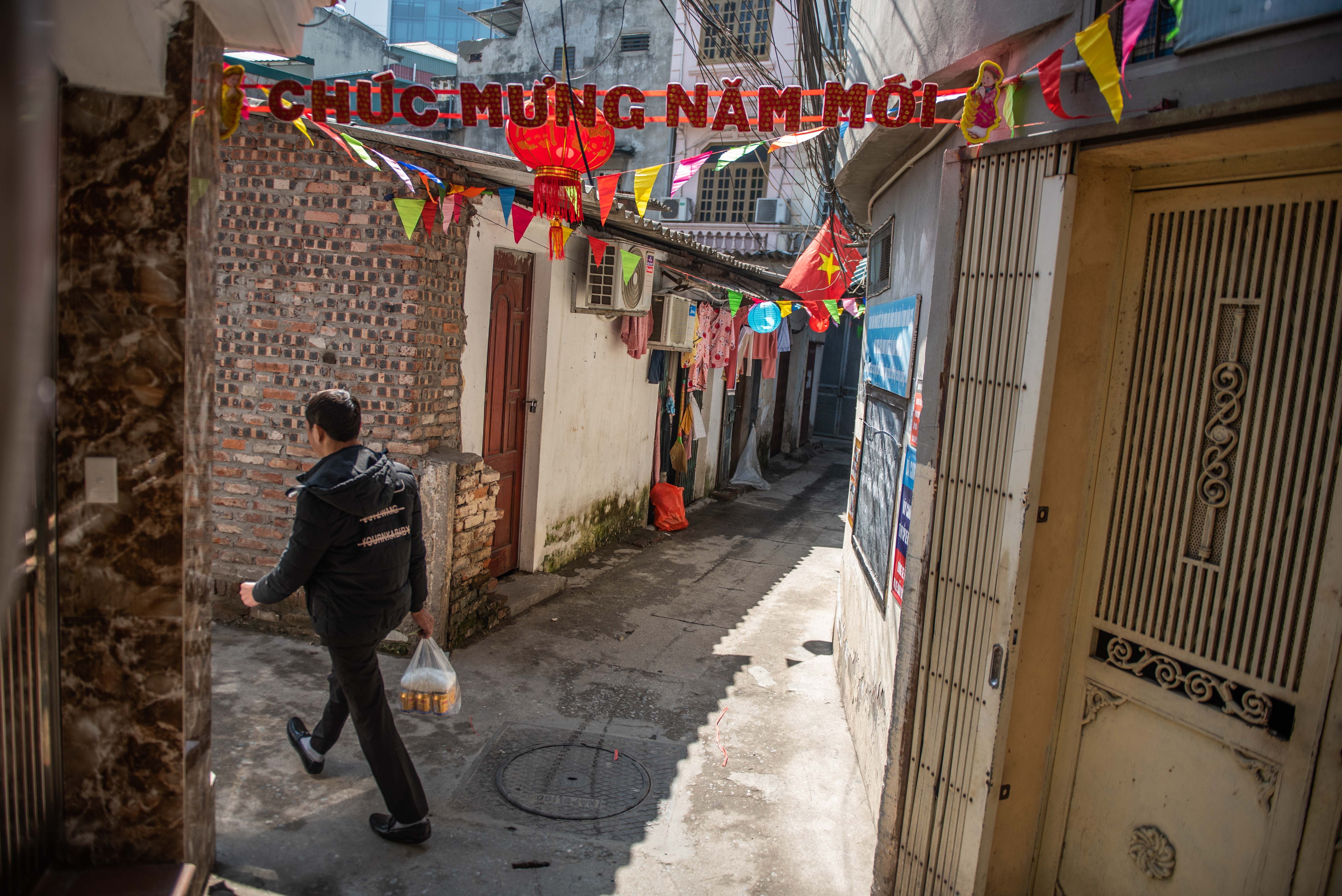 Xom chay than ngay sat Tet anh 1