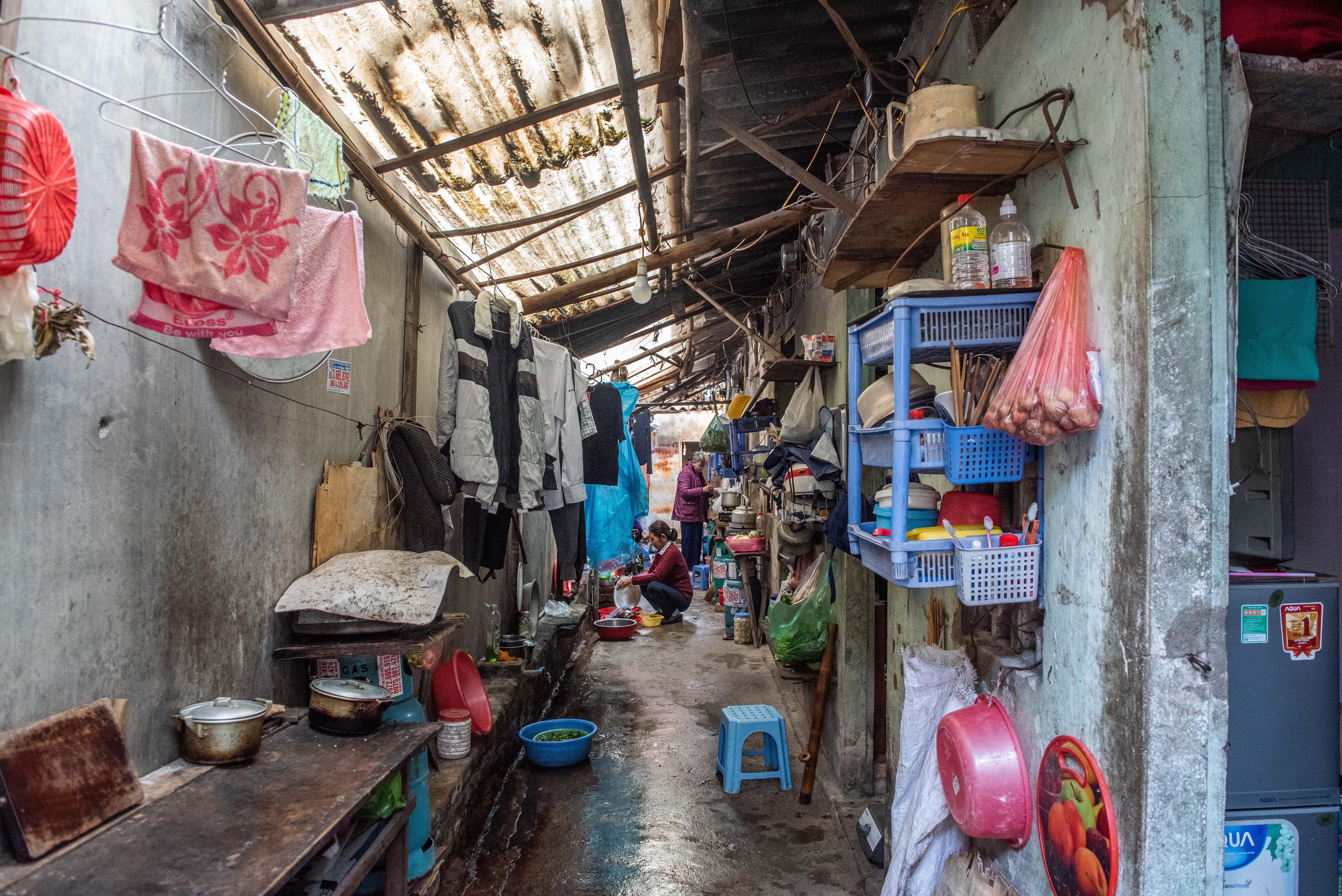 Xom chay than Bach Mai ngay giap Tet hinh anh