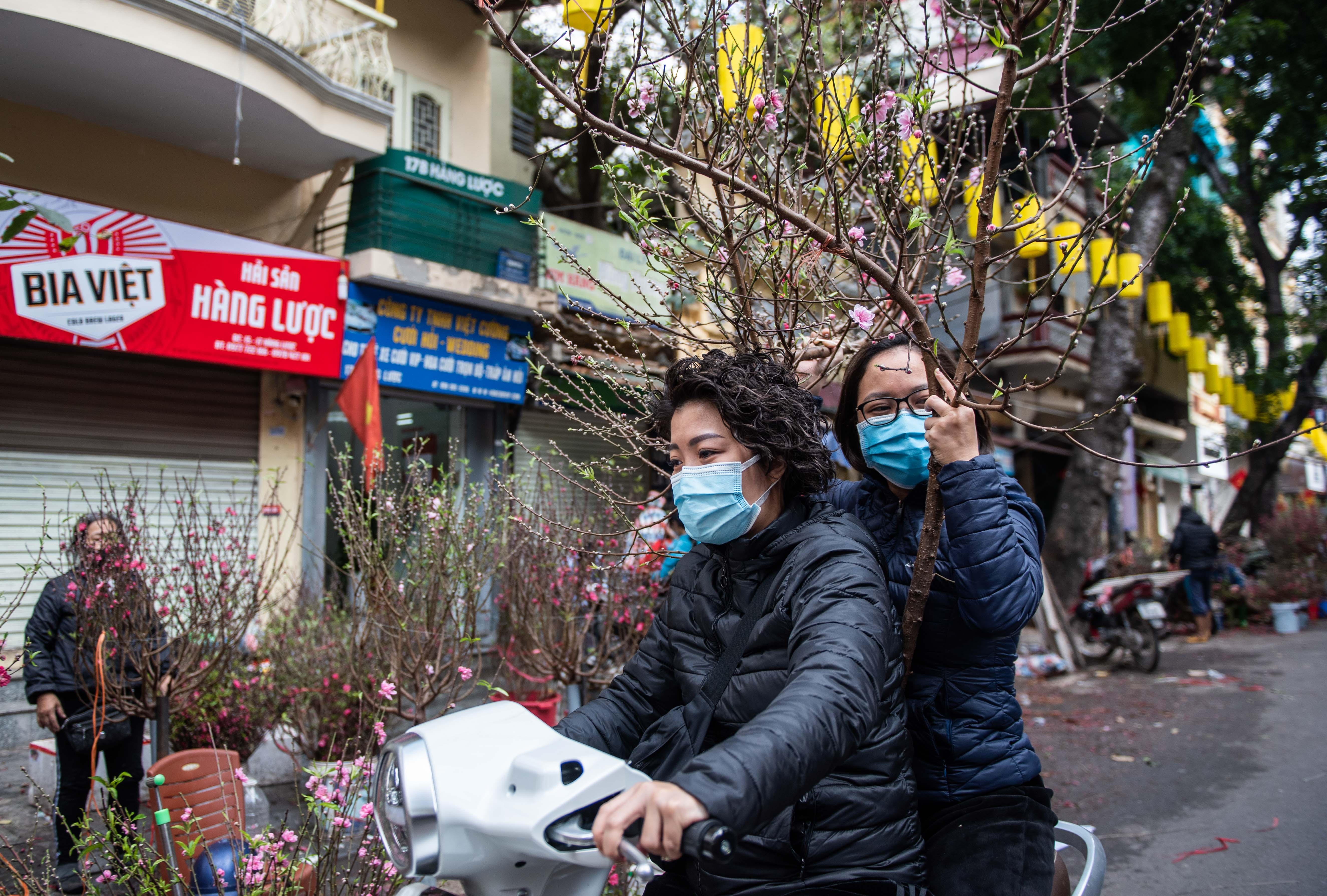 Cho hoa hang luoc chieu 30 tet anh 6