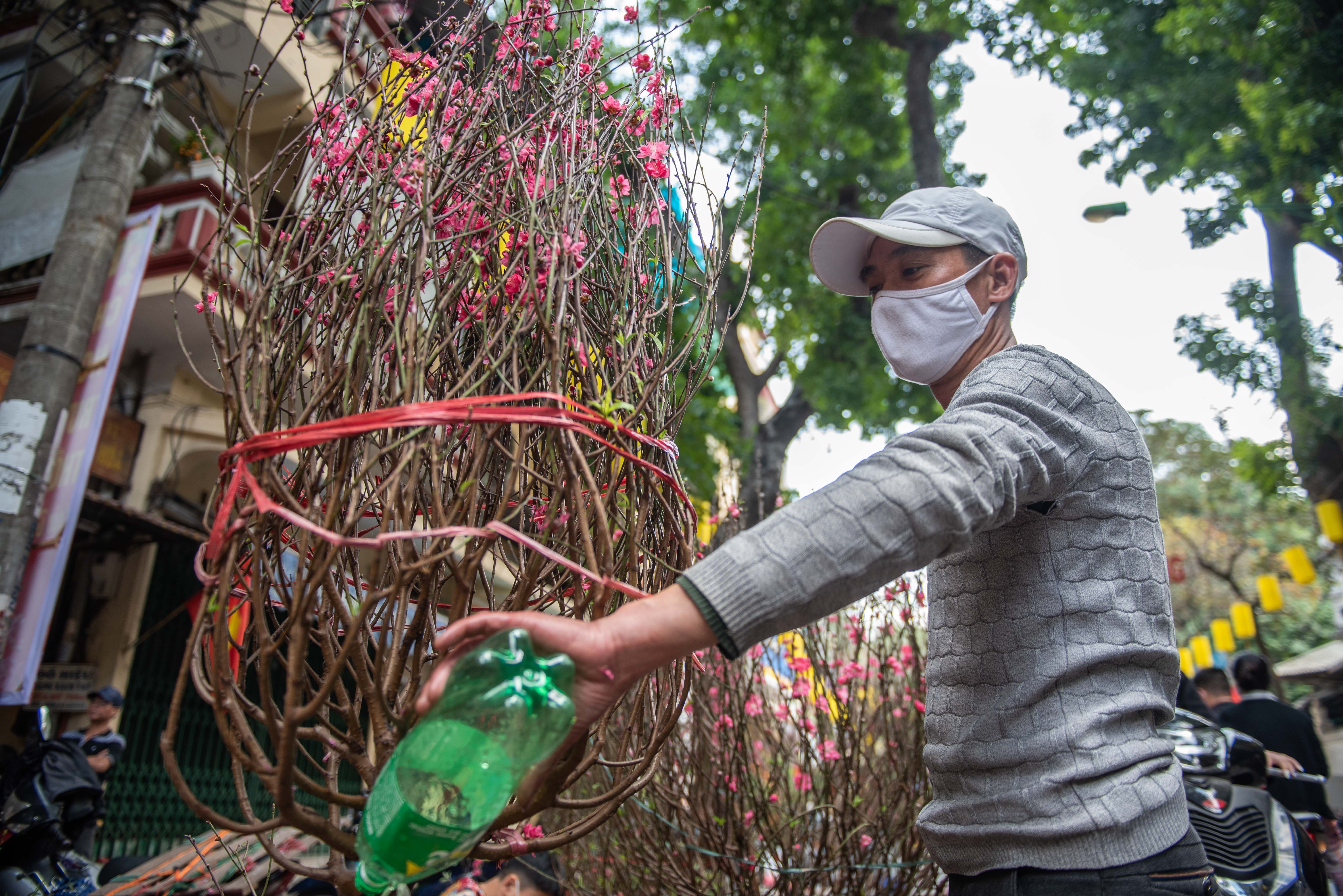 Cho hoa hang luoc chieu 30 tet anh 4