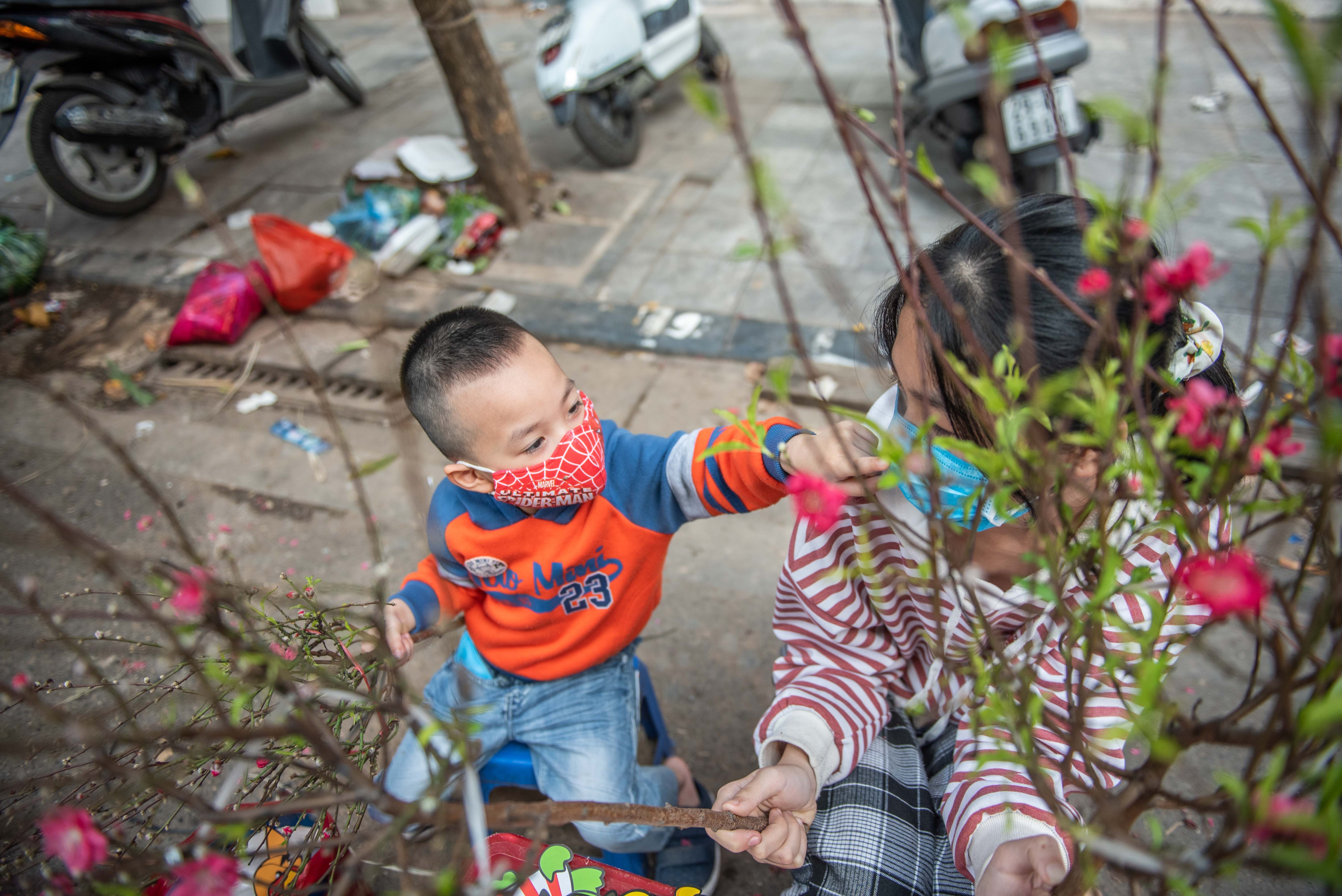 Cho hoa hang luoc chieu 30 tet anh 10