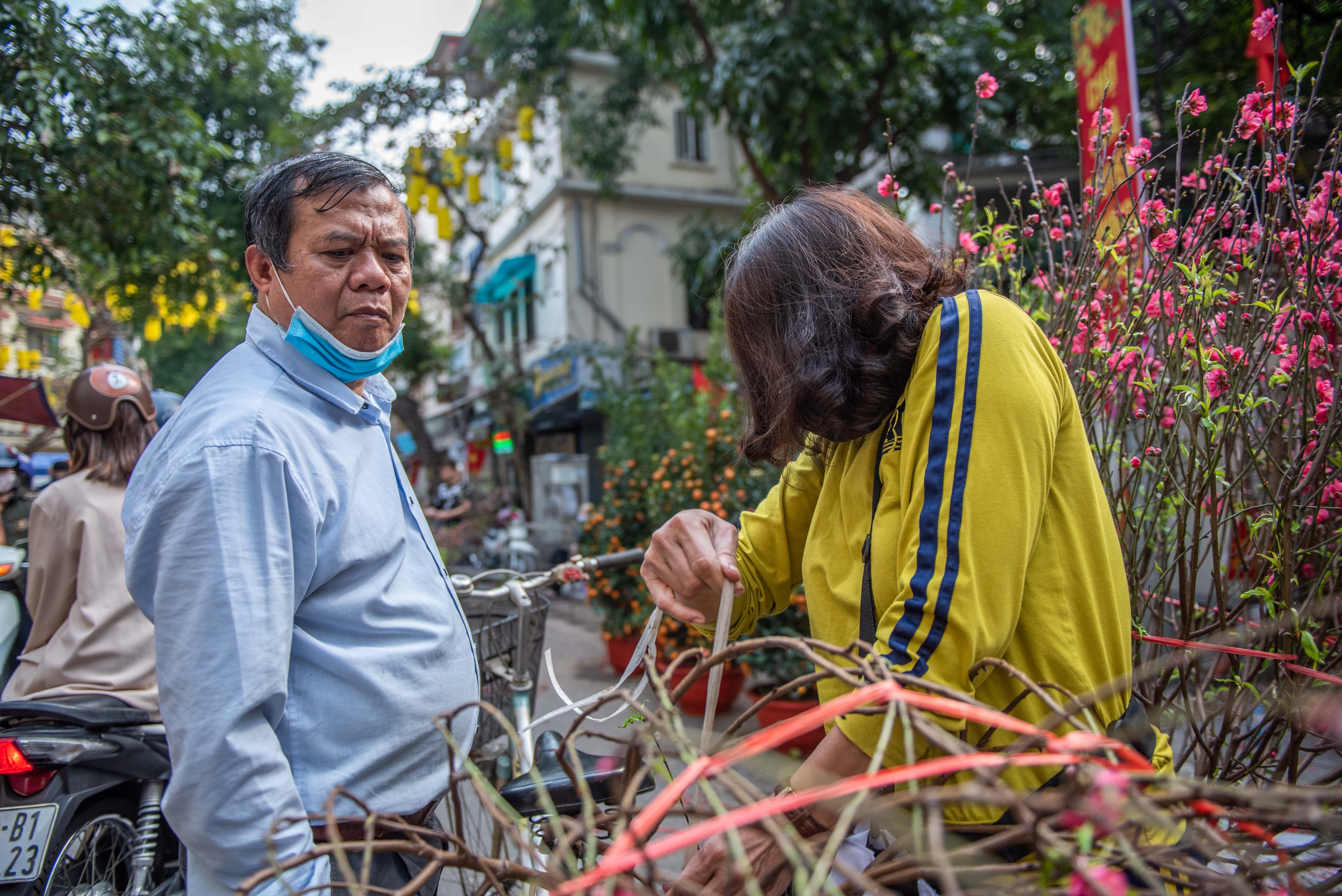 Cho hoa hang luoc chieu 30 tet anh 7